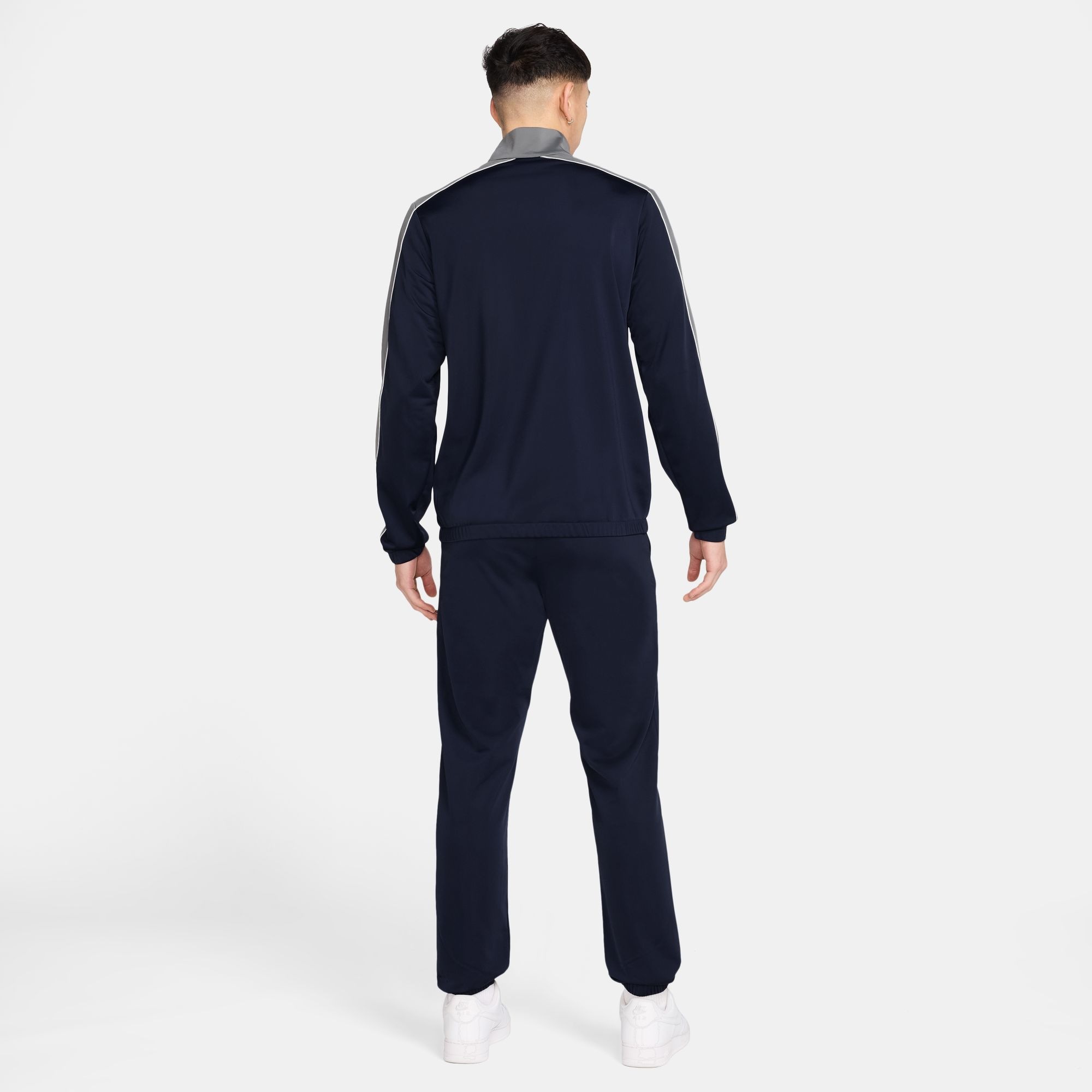 Nike Sportswear Trainingsanzug »Nike Sportswear Club Men's Poly-Knit Tracksuit« mit leichtem Material, in Poly-Knit-Ausführung, aus Polyester