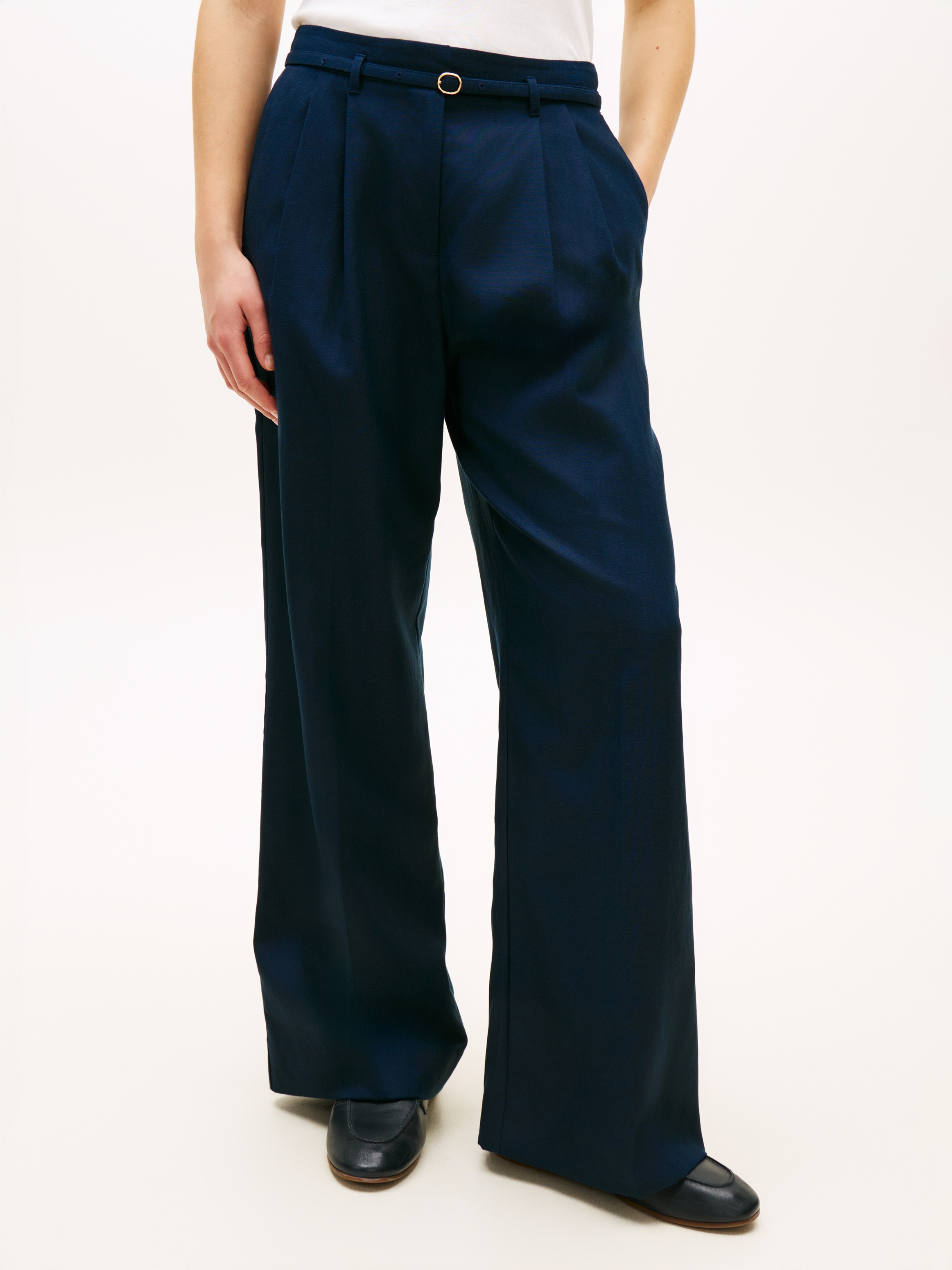 Tommy Hilfiger Bundfaltenhose »LINEN BLEND WIDE LEG PANT«  mit Bügelfalten & passendem Gürtel