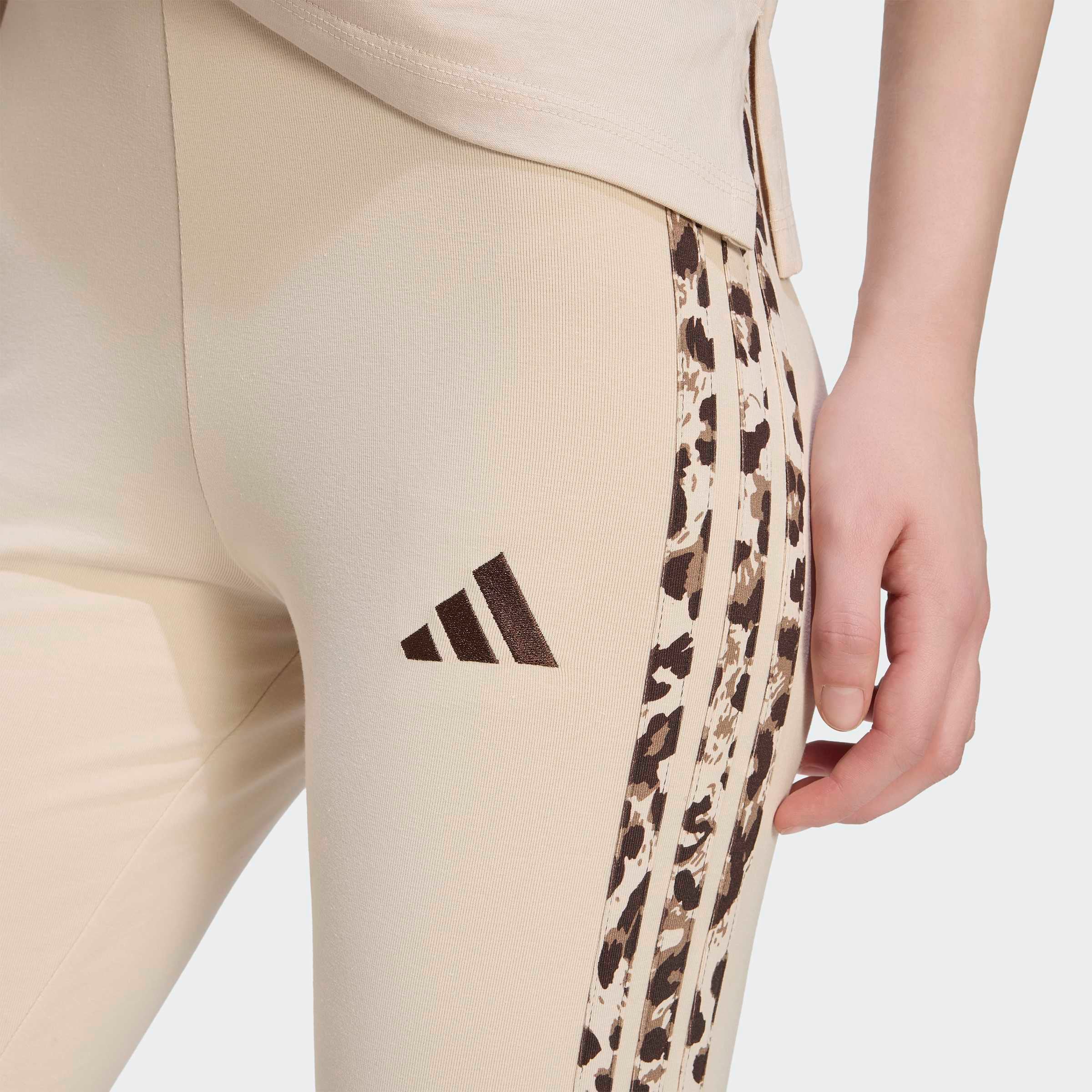 adidas Sportswear Leggings »SEASONAL ESSENTIALS 3-STREIFEN, ANIMALPRINT«  für Erwachsene, mit sportlichem Stil, eng anliegende Passform
