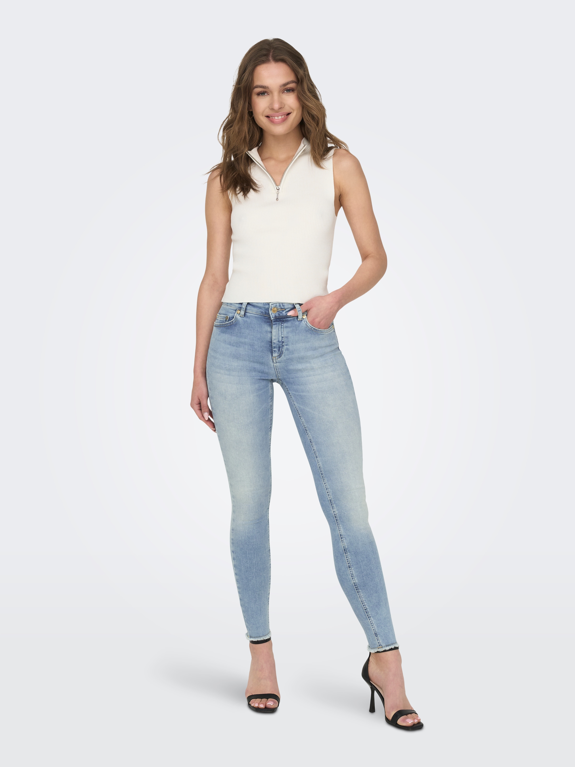 ONLY Ankle-Jeans »ONLBLUSH MID SK ANK RAW«, mit leicht ausgefranstem Beinabschluss