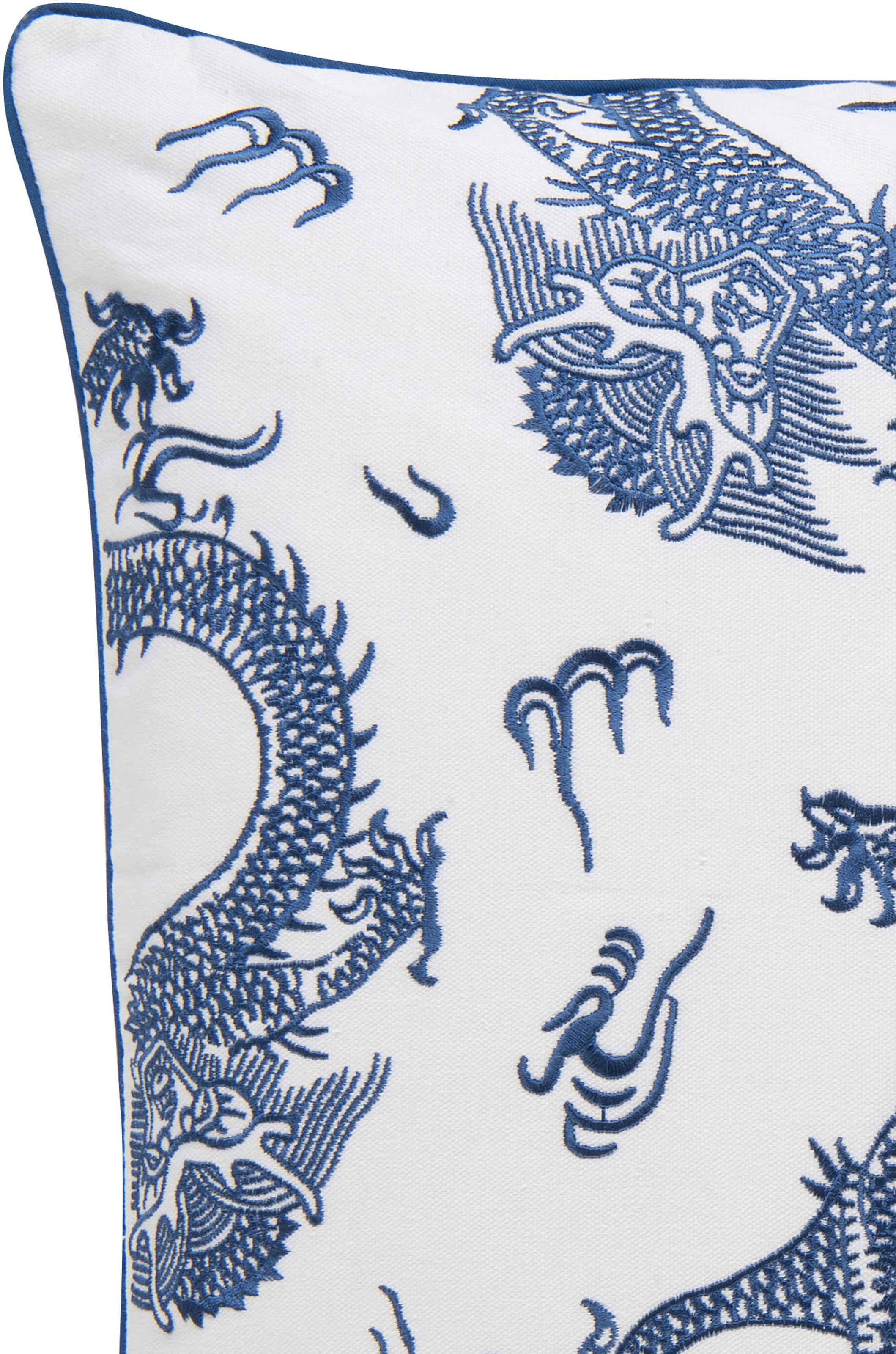 BARBARA Home Collection Dekokissen »Dragon 01 blau-weiß«, Kissenhülle ohne Füllung aus besticktem Leinwandgewebe, 50x50 cm