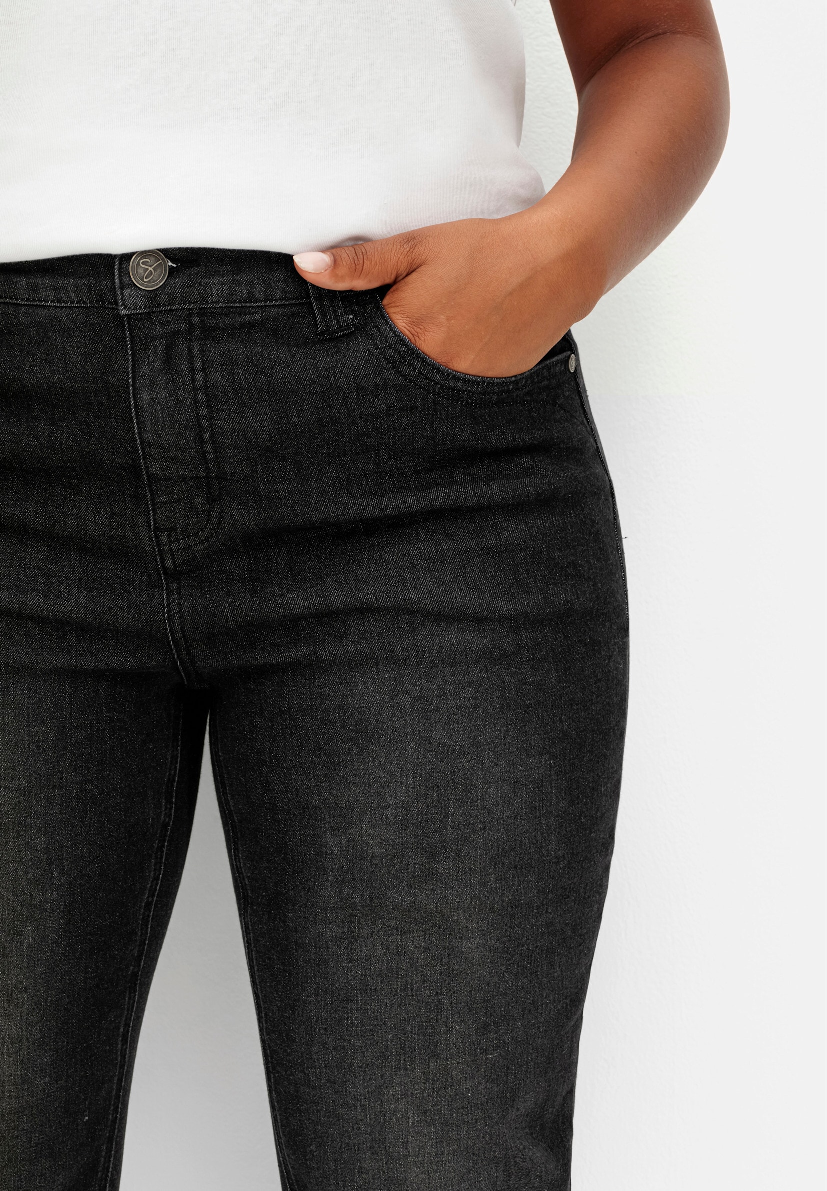 Sheego 5-Pocket-Jeans »Stretch-Jeans Gerade Jeans mit TruTemp365® Fasern« mit funktionellen TruTemp365® Fasern