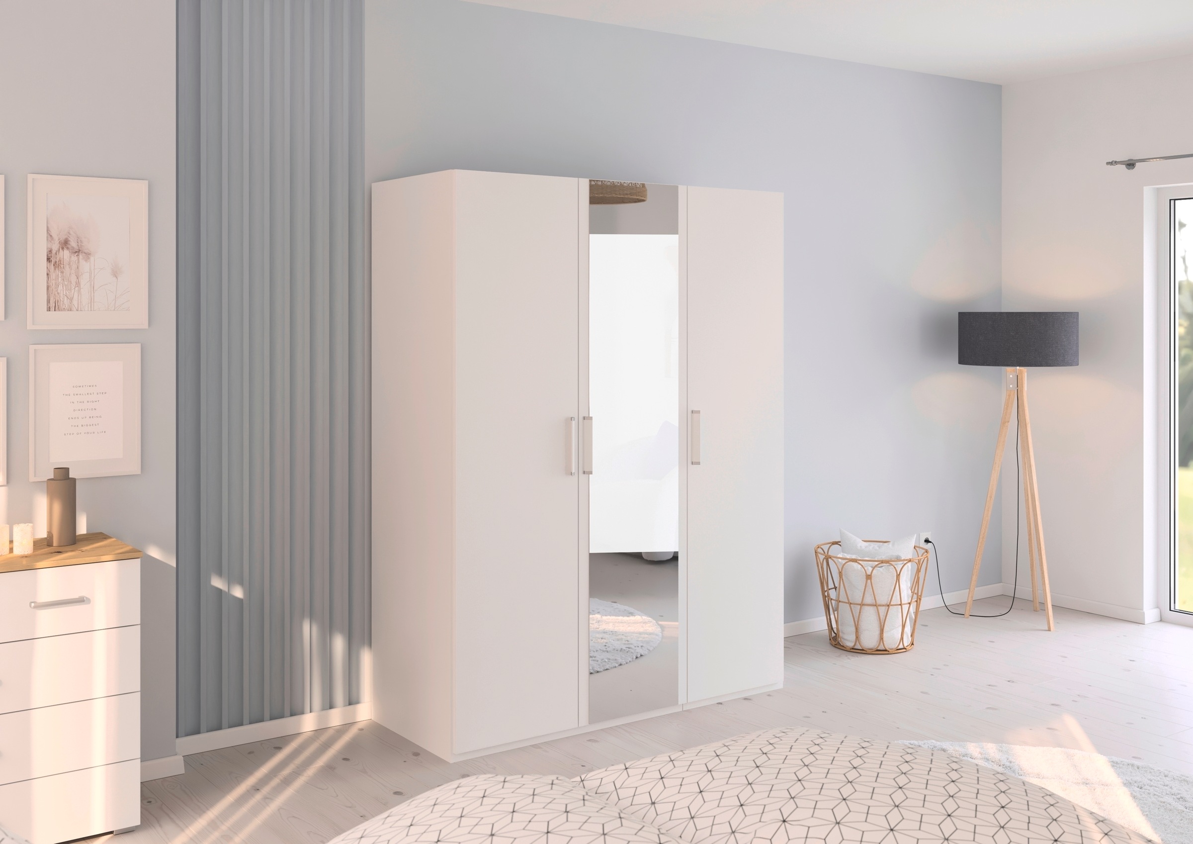 rauch Drehtürenschrank »Kleiderschrank Schrank Garderobe Schlafzimmerschrank EVELYN« in 2 Höhen 197 oder 210 cm erhältlich, inkl. SOFT-CLOSE-FUNKTION,  in elegantem Stil, viel Stauraum 3 Breiten und 2 Höhen MADE IN GERMANY