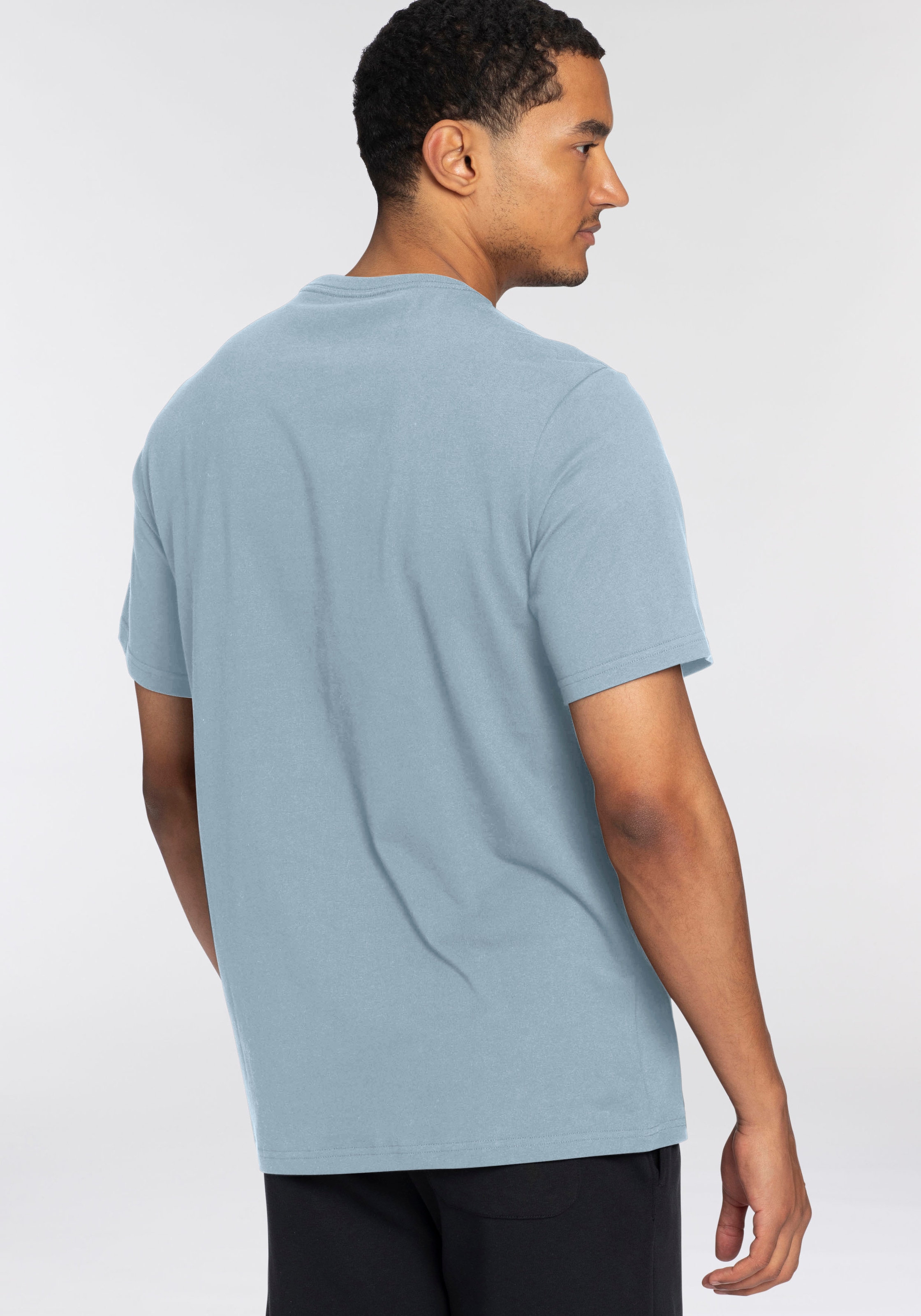 Converse T-Shirt »UNISEX CONVERSE GO-TO ALL STAR PATCH LOGO STANDARD FIT T-SHIRT«, (1 tlg.)