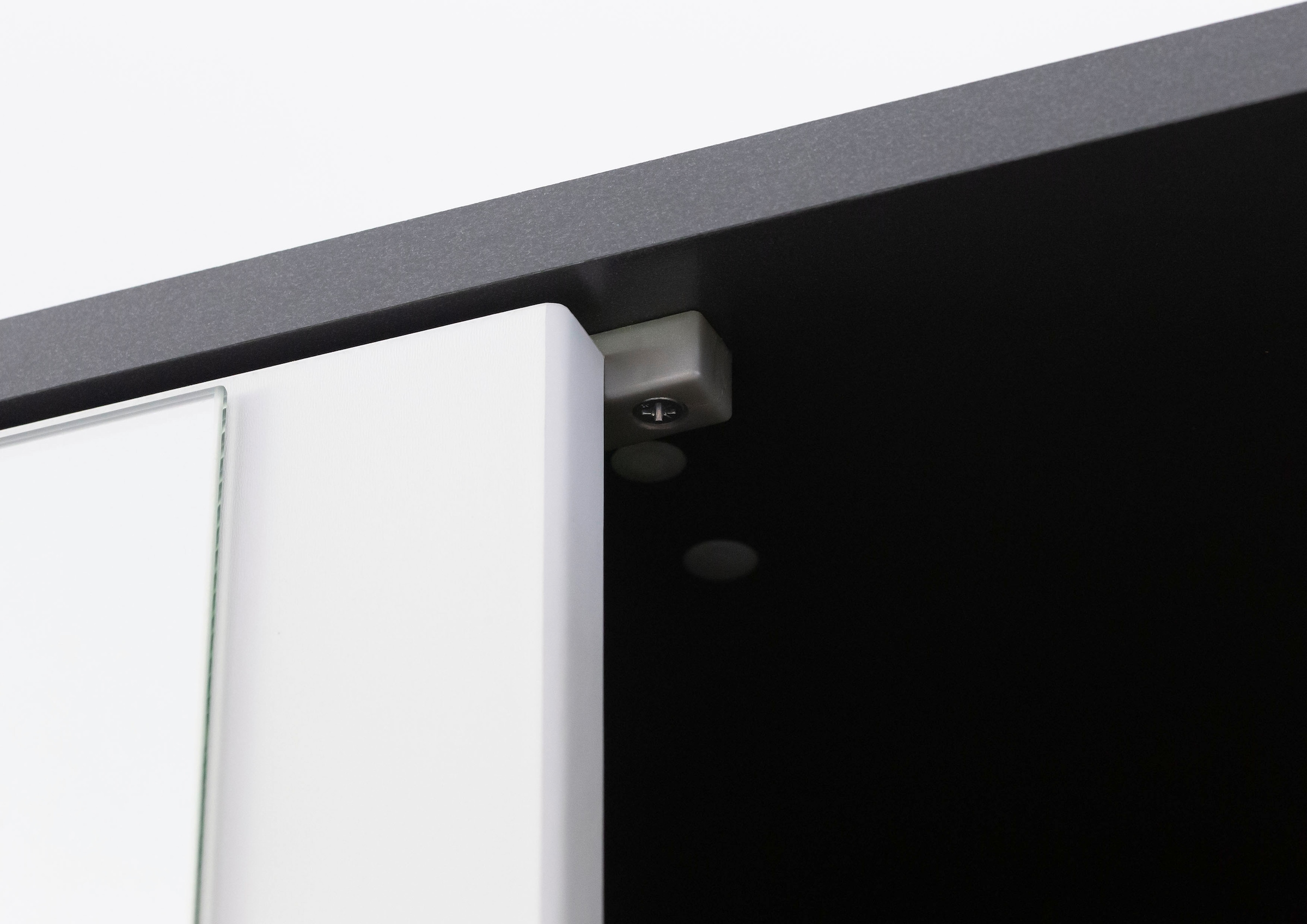 rauch Kleiderschrank »VOYAGER Garderobe Wäscheschrank TOPSELLER Schlafzimmer«, (in 3 verschiedenen Ausstattungen BASIC/CLASSIC/PREMIUM), Schrank mit modernen Griffen in viel Stauraum MADE IN GERMANY