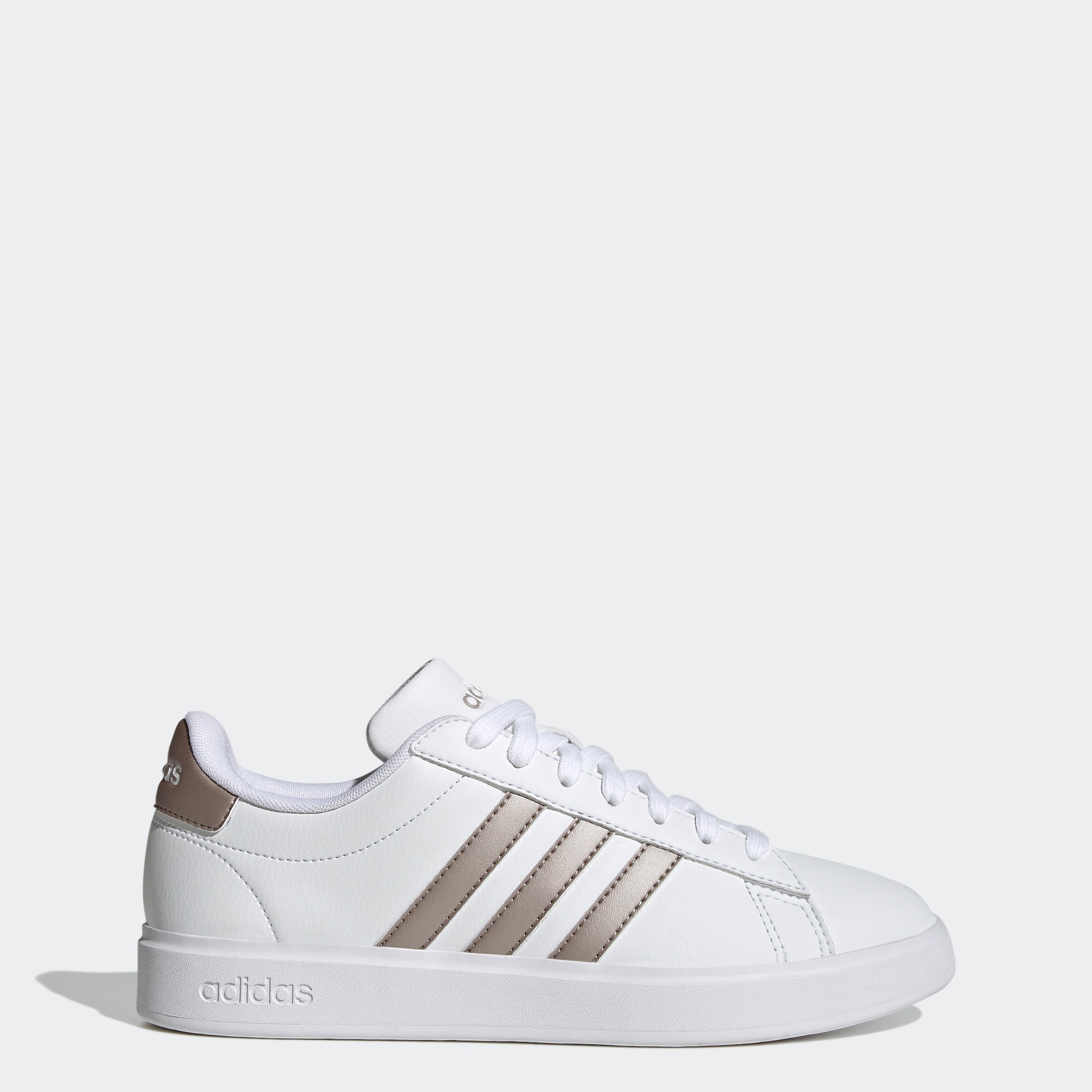 adidas Sportswear Sneaker »GRAND COURT CLOUDFOAM LIFESTYLE COURT COMFORT«, Design auf den Spuren des adidas Superstar