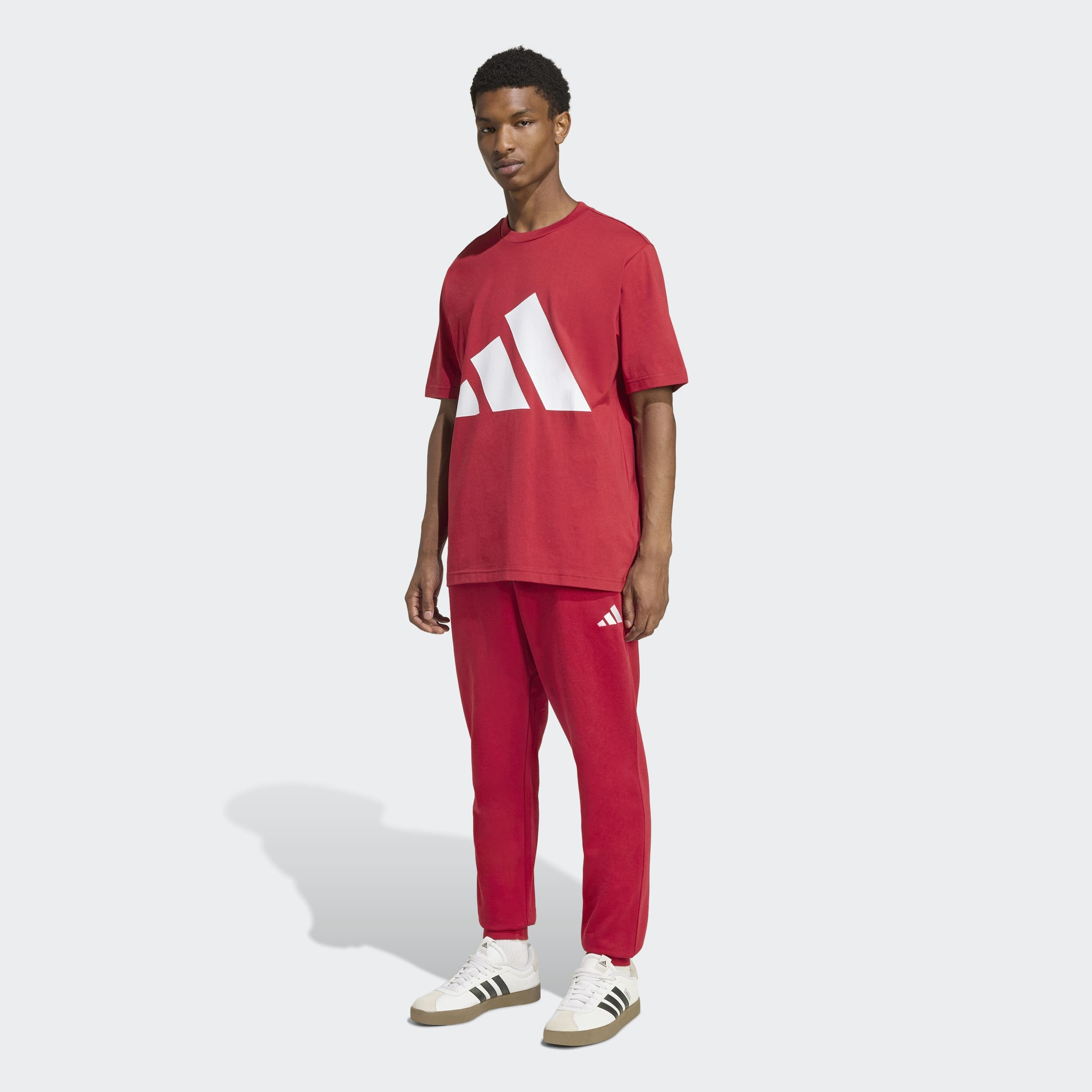 adidas Sportswear T-Shirt »ESSENTIALS BIG LOGO« klassische Silhouette, mit Rundhalsausschnitt