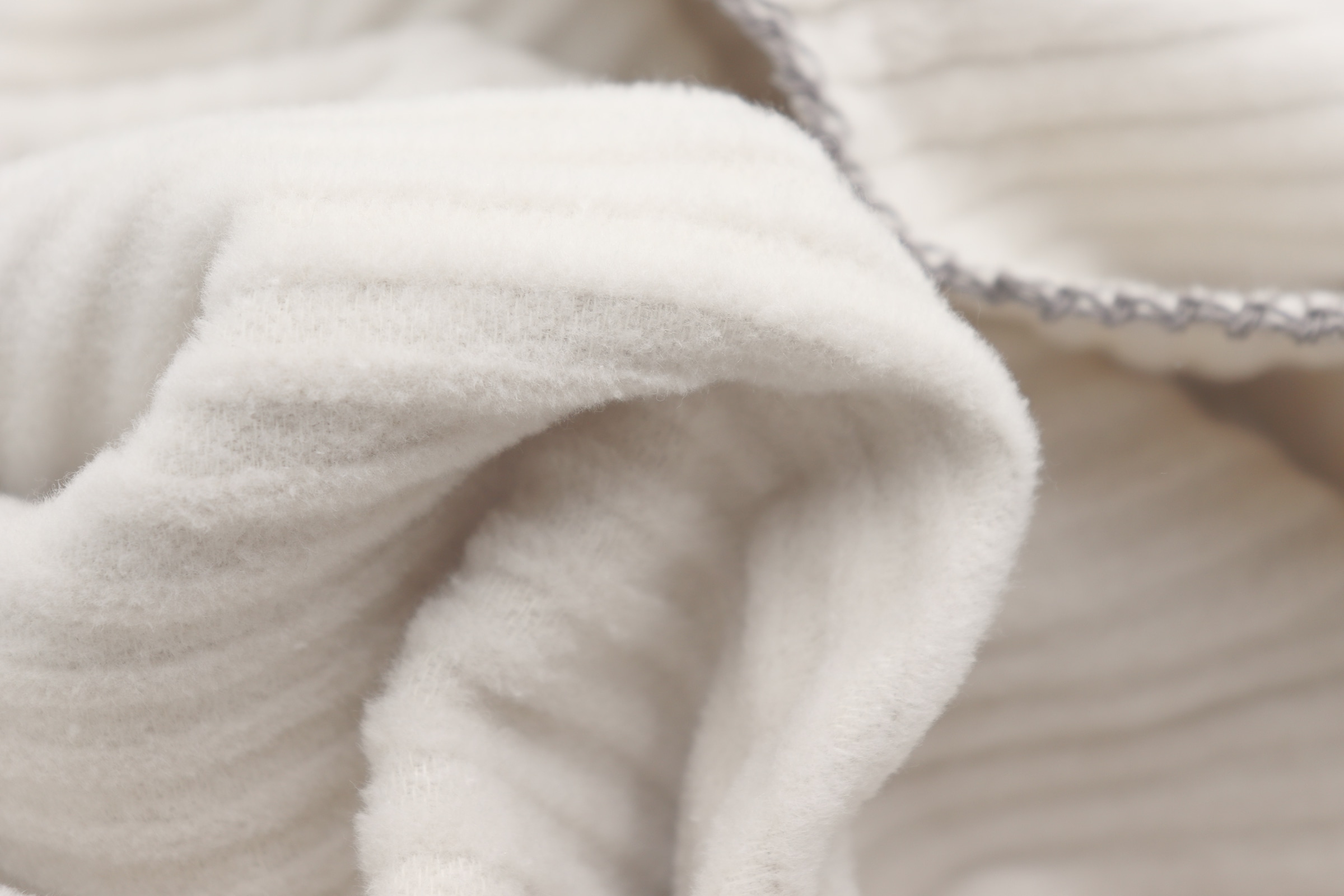 Biederlack Wohndecke »Feel Cord« mit schöner Hoch-Tief-Struktur