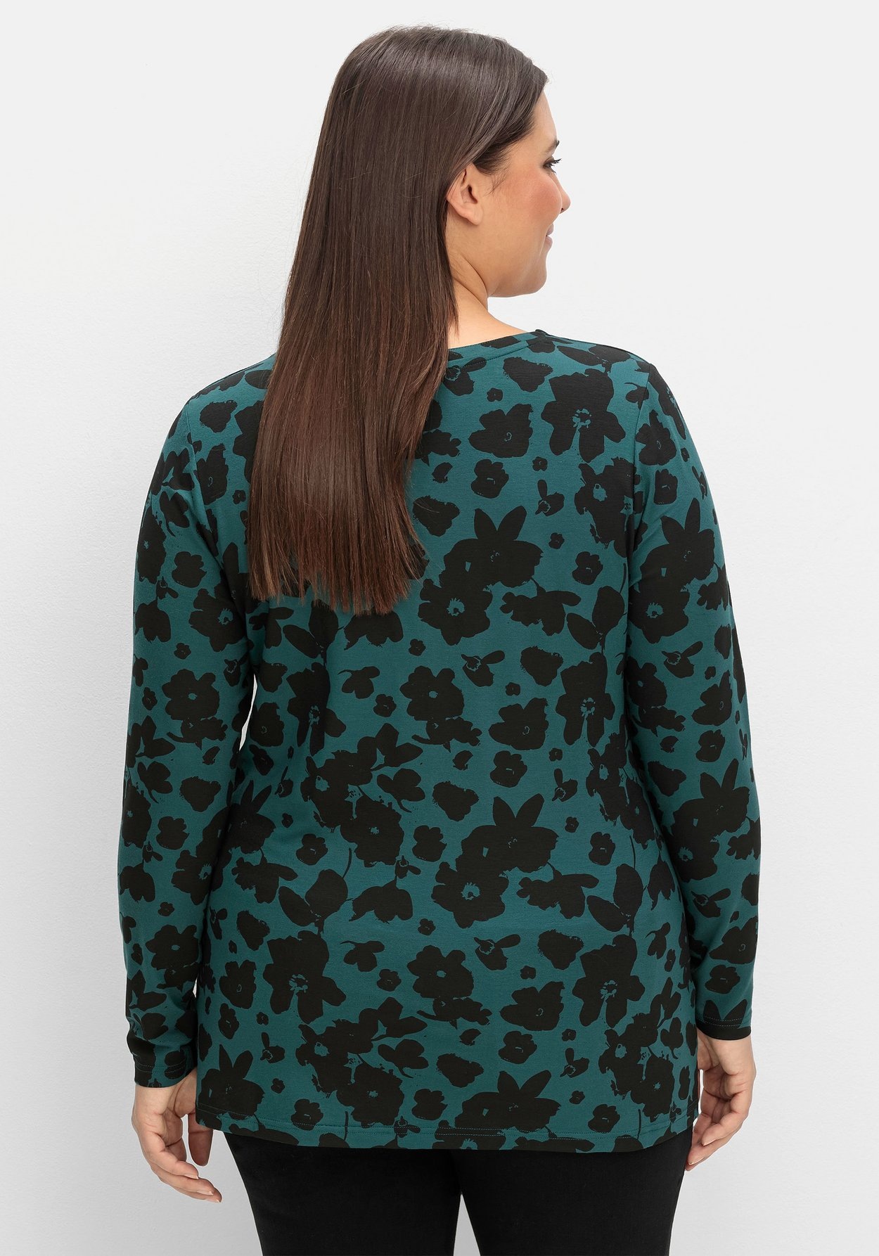 Sheego Langarmshirt »Langarmshirt mit Blumendruck und V-Ausschnitt«, mit Blumendruck und V-Ausschnitt