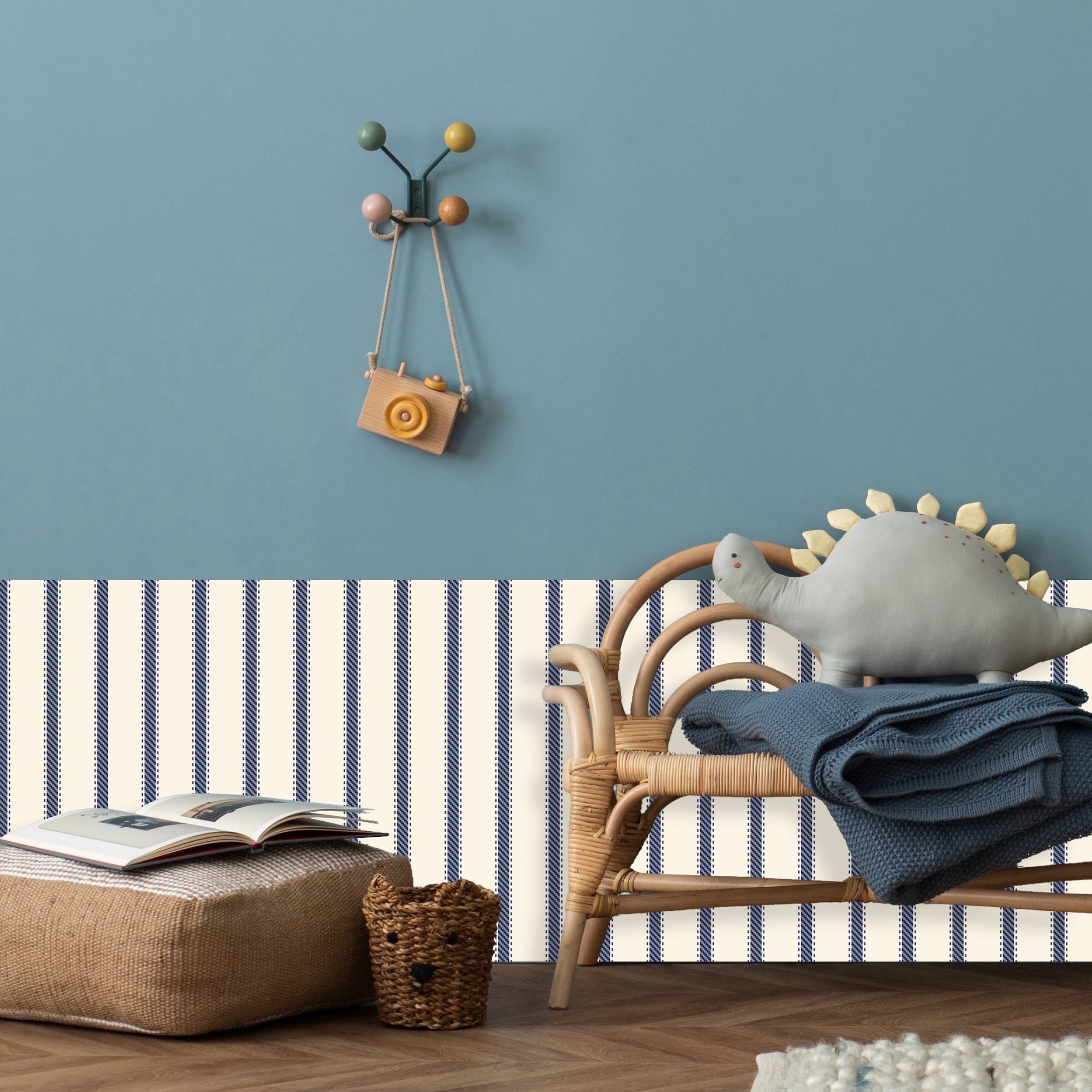 queence Bordüre »Wandbordüre Dunkelblau 250x90cm« Nadelstreifen | Streifen | bedruckt | gestreift | mehrfarbig | natürlich | seidenmatt glatt Wandpaneele, selbstklebend, Tapete, Sticker, gestreifte Wandtattoos