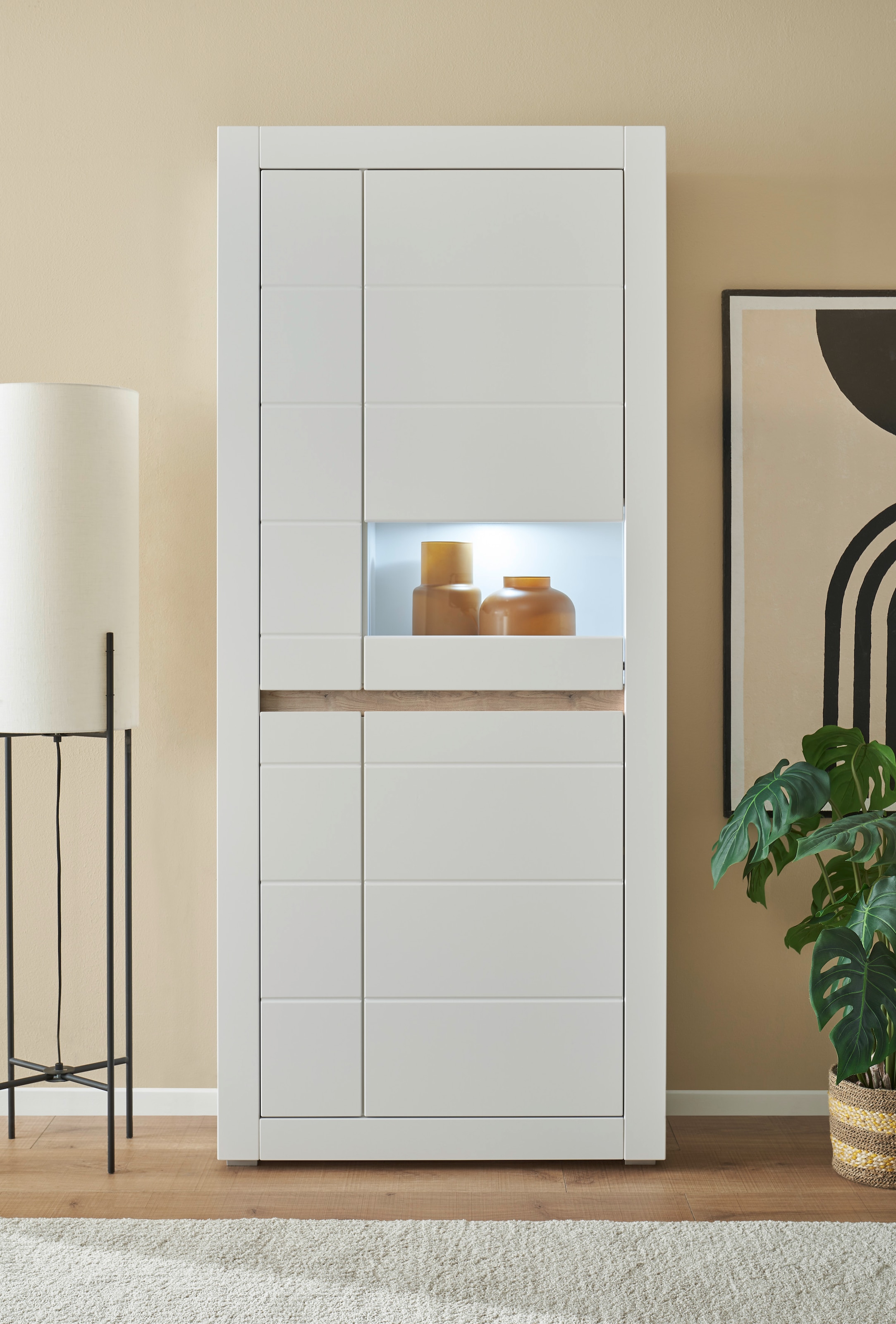 INOSIGN Vitrine »Chester, Hochschrank mit Stauraum, Glasvitrine, Anrichte, Weiß Matt«, (1 St.), austauschbare Blende in der Griffleiste, zeitloses Design, 85 cm breit