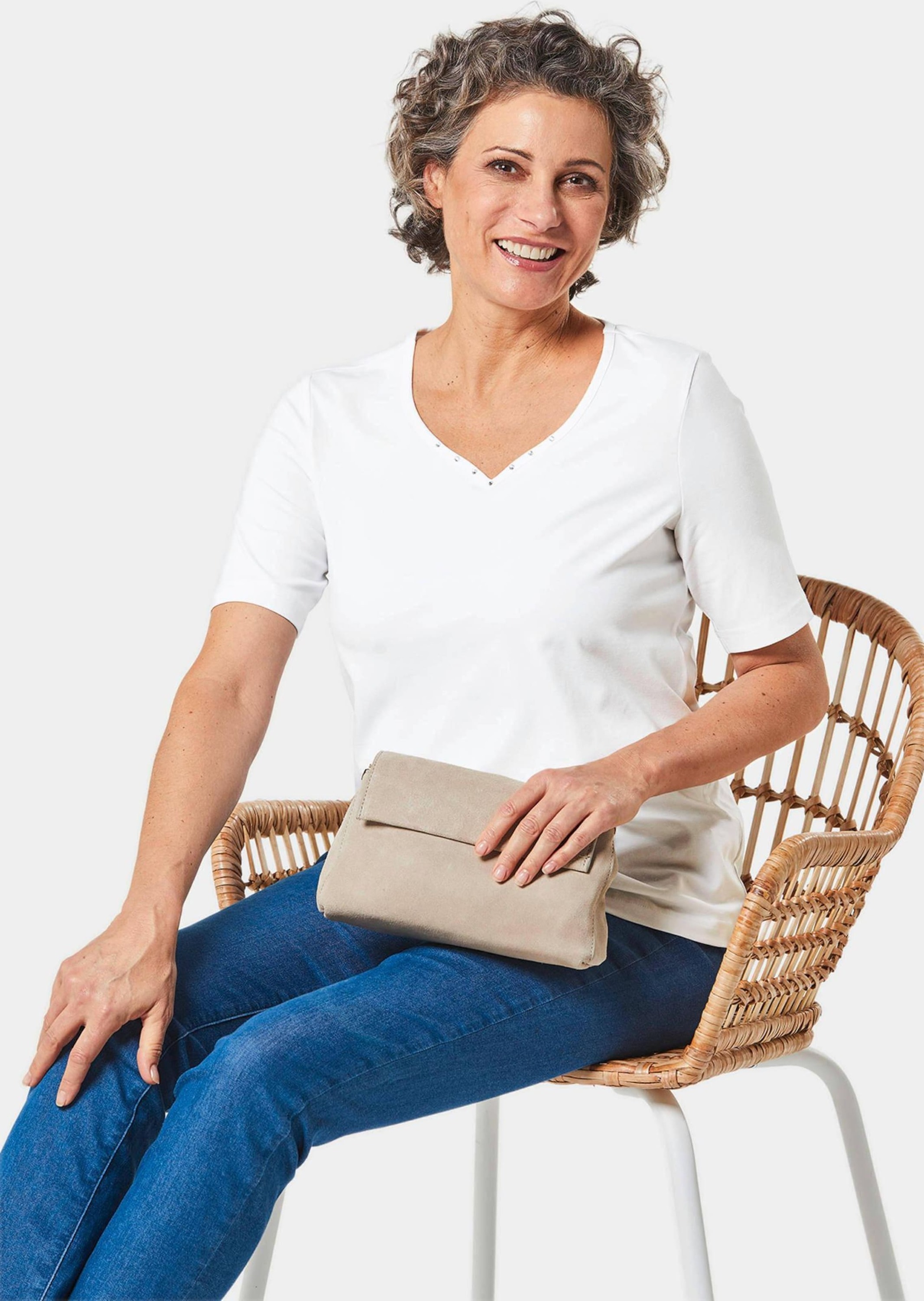 GOLDNER Langarm-Poloshirt »T-Shirt mit charmantem Ausschnitt und Schmucksteinchen«