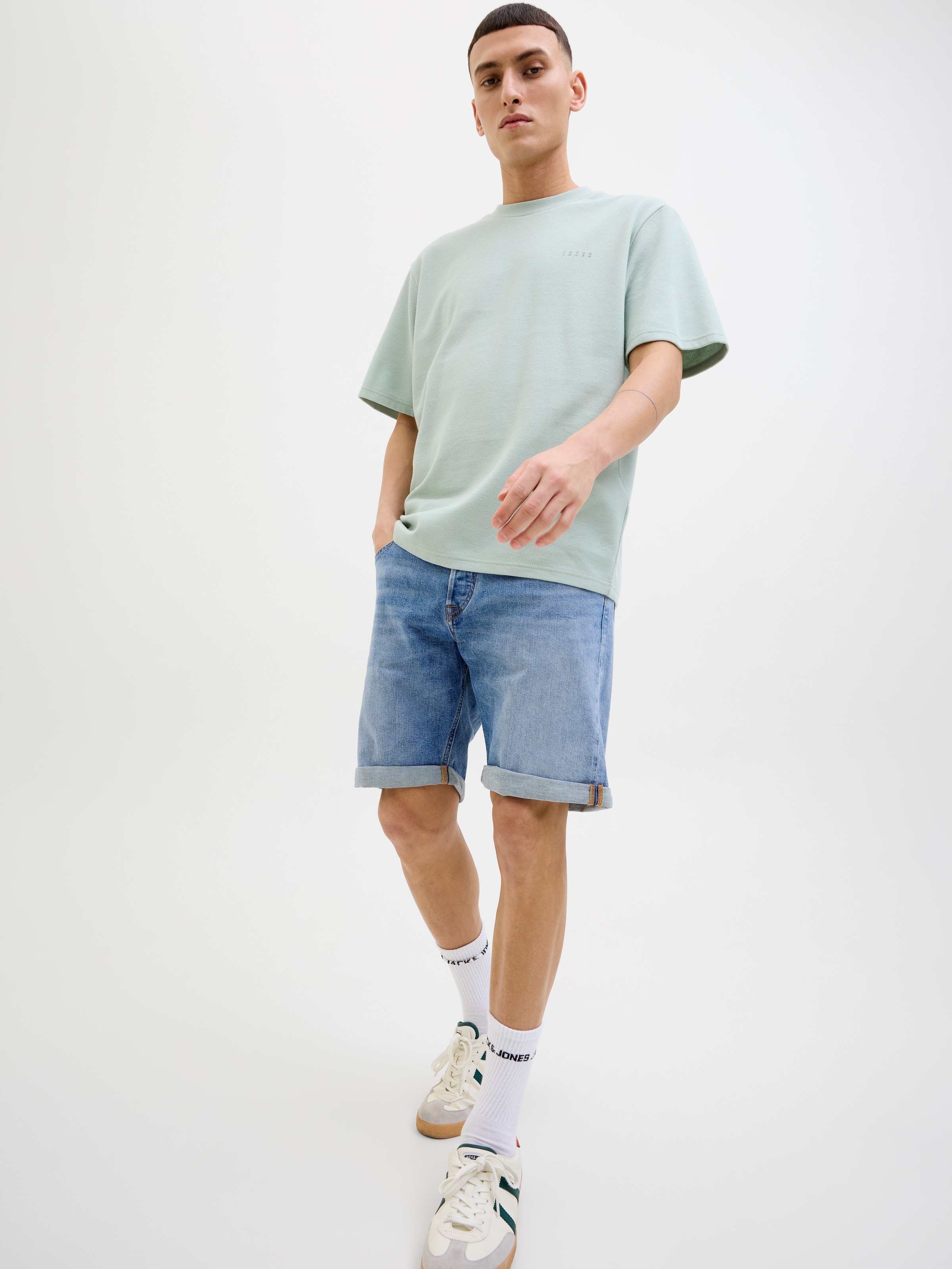 Jack & Jones Shorts »JJIORIGINAL mit stylischem Aufschlag und Knopfleiste«  Baumwollmischung, regular fit