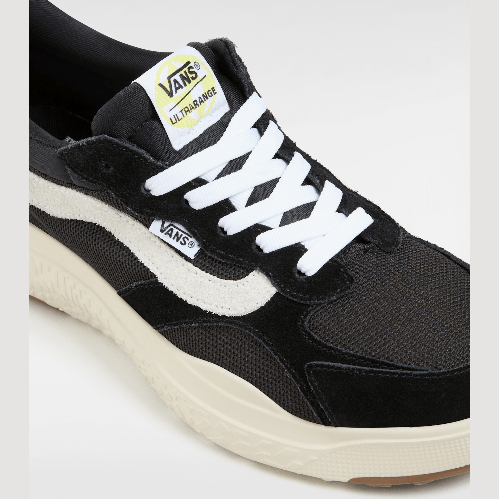 Vans Sneaker »UltraRange Neo VR3«, mit Logo-Flag