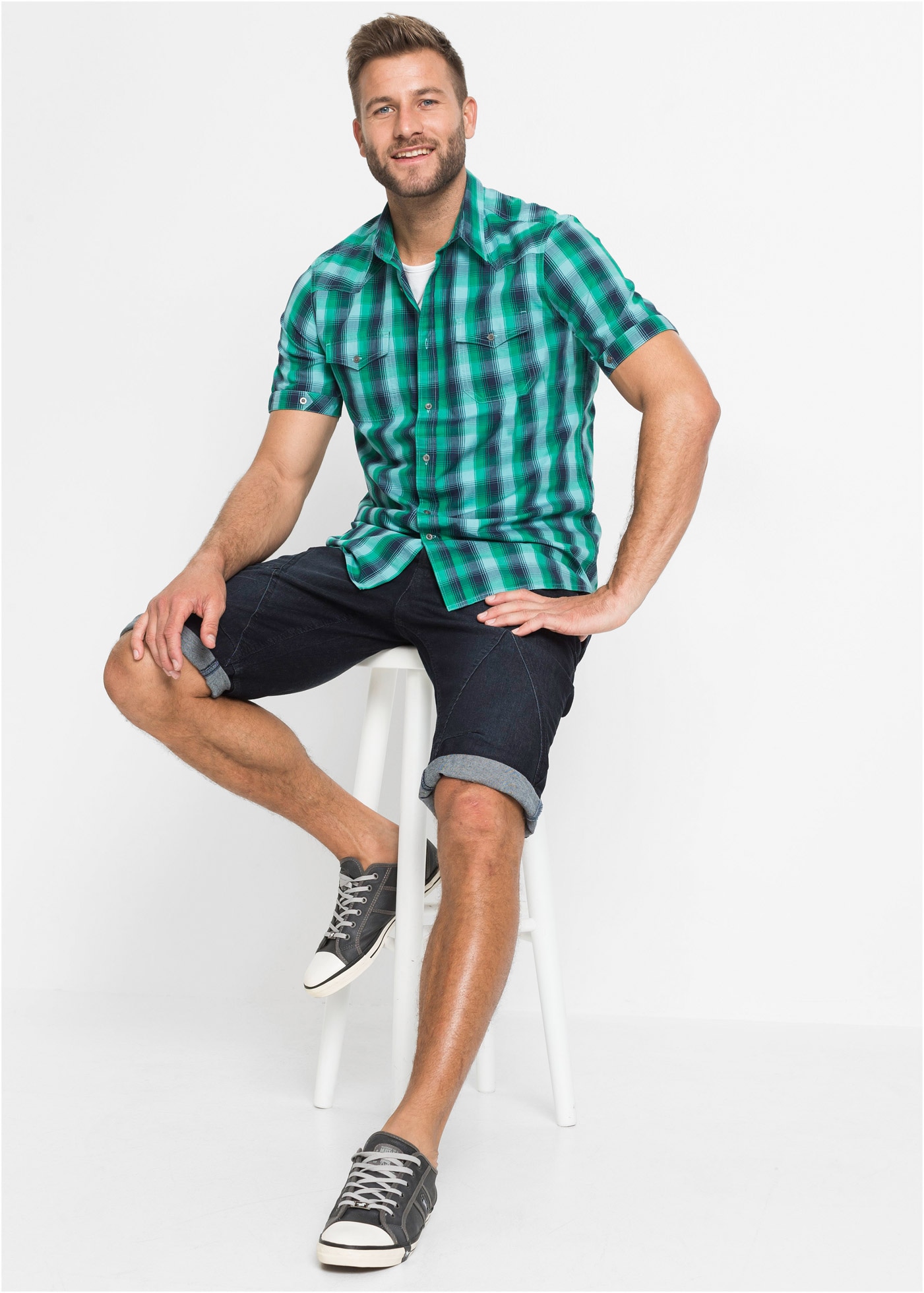 bonprix Kurzarmhemd regular fit Passform, aus reiner Baumwolle, mit kurzen Ärmeln