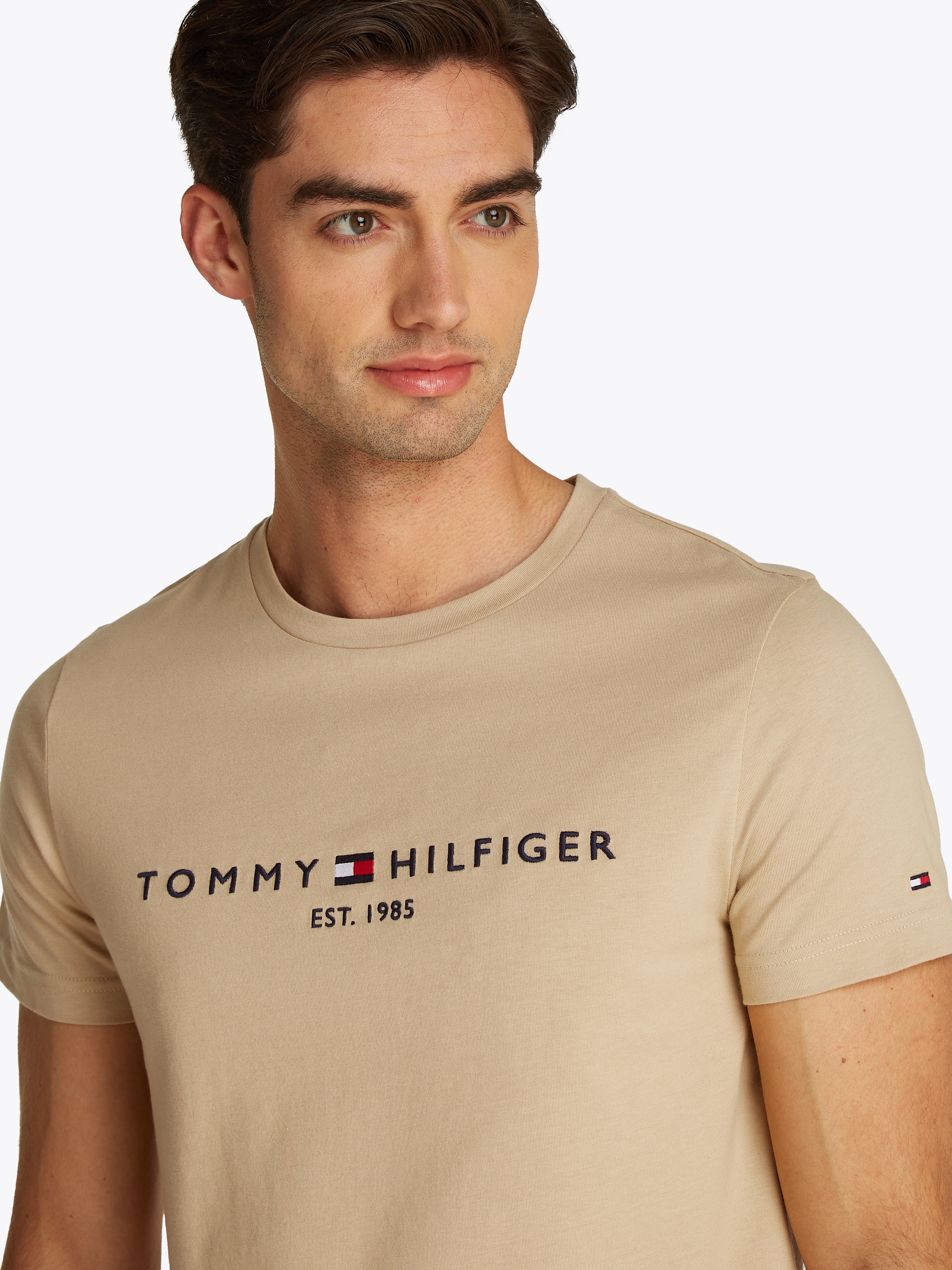 Tommy Hilfiger T-Shirt »TOMMY LOGO TEE«, aus reiner, nachhaltiger Baumwolle