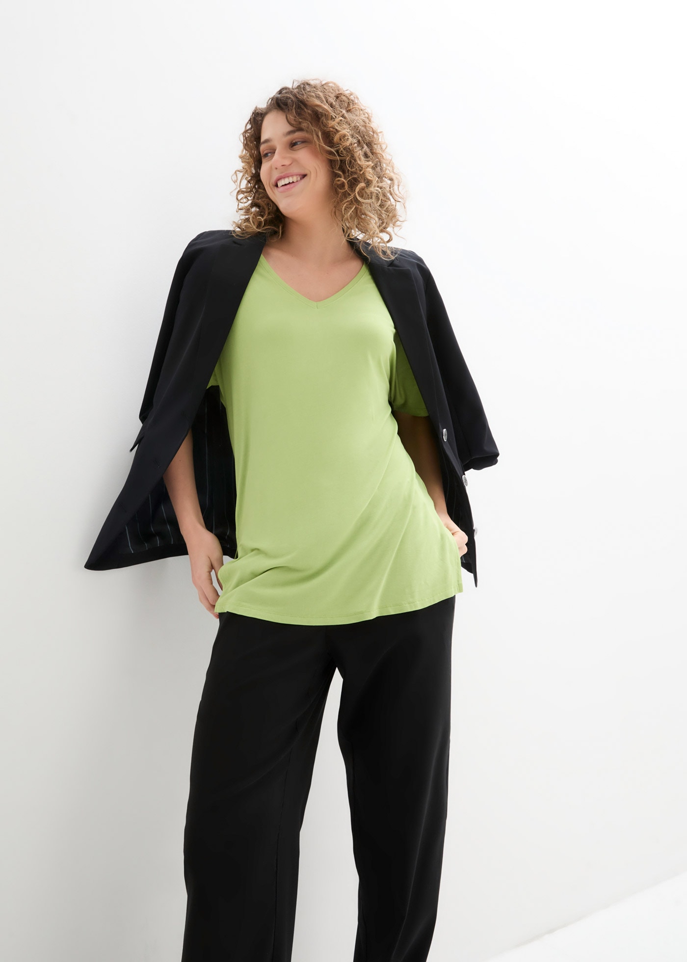 bonprix T-Shirt »Long-Shirt aus nachhaltigem Viskose-Mix« Oversize-Passform, Halbarm-Design, aus Viskose-Mix mit Elasthan