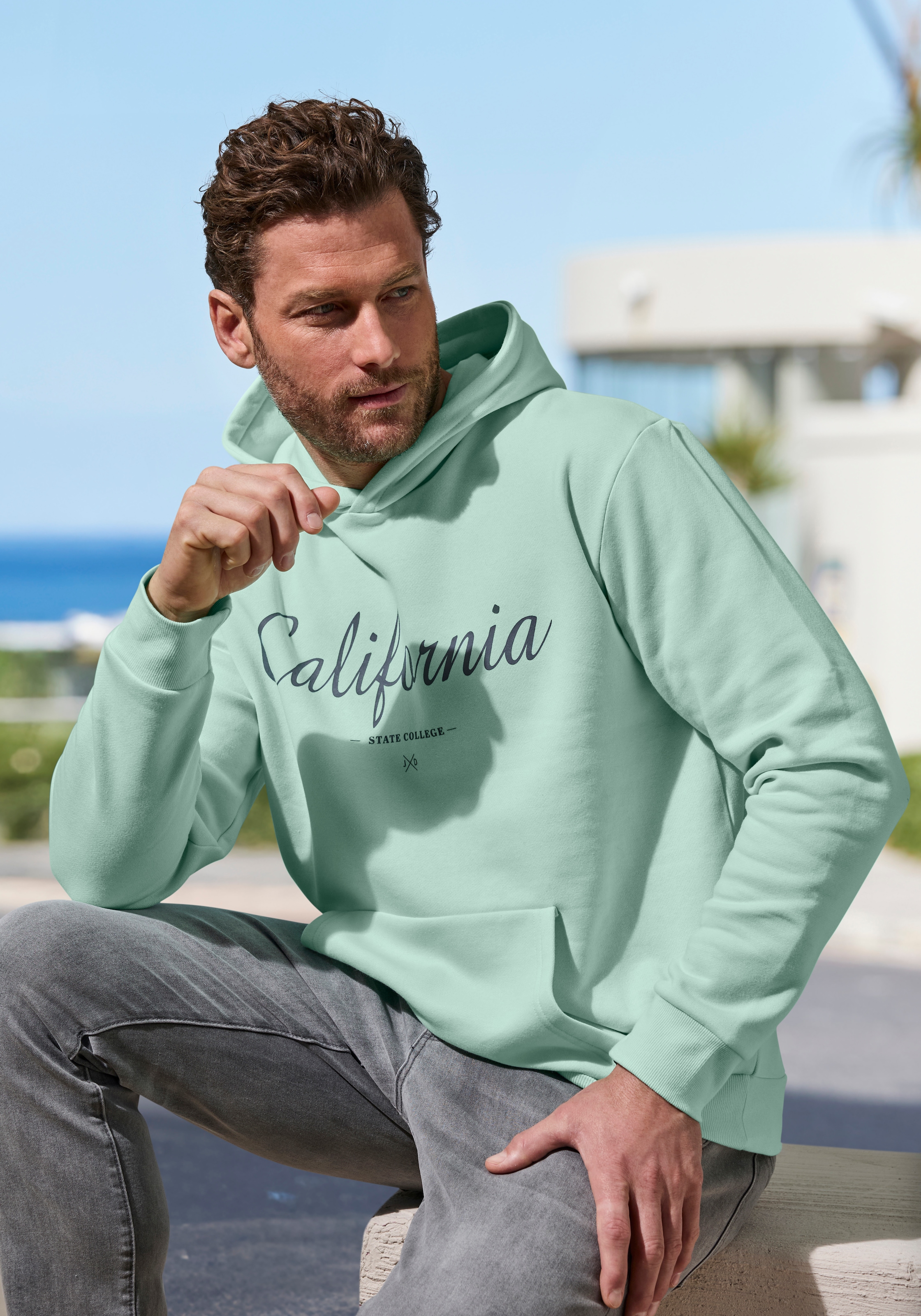 John Devin Hoodie , Sweatshirt mit coolem Druck, aufgesetzter Tasche und Kapuze
