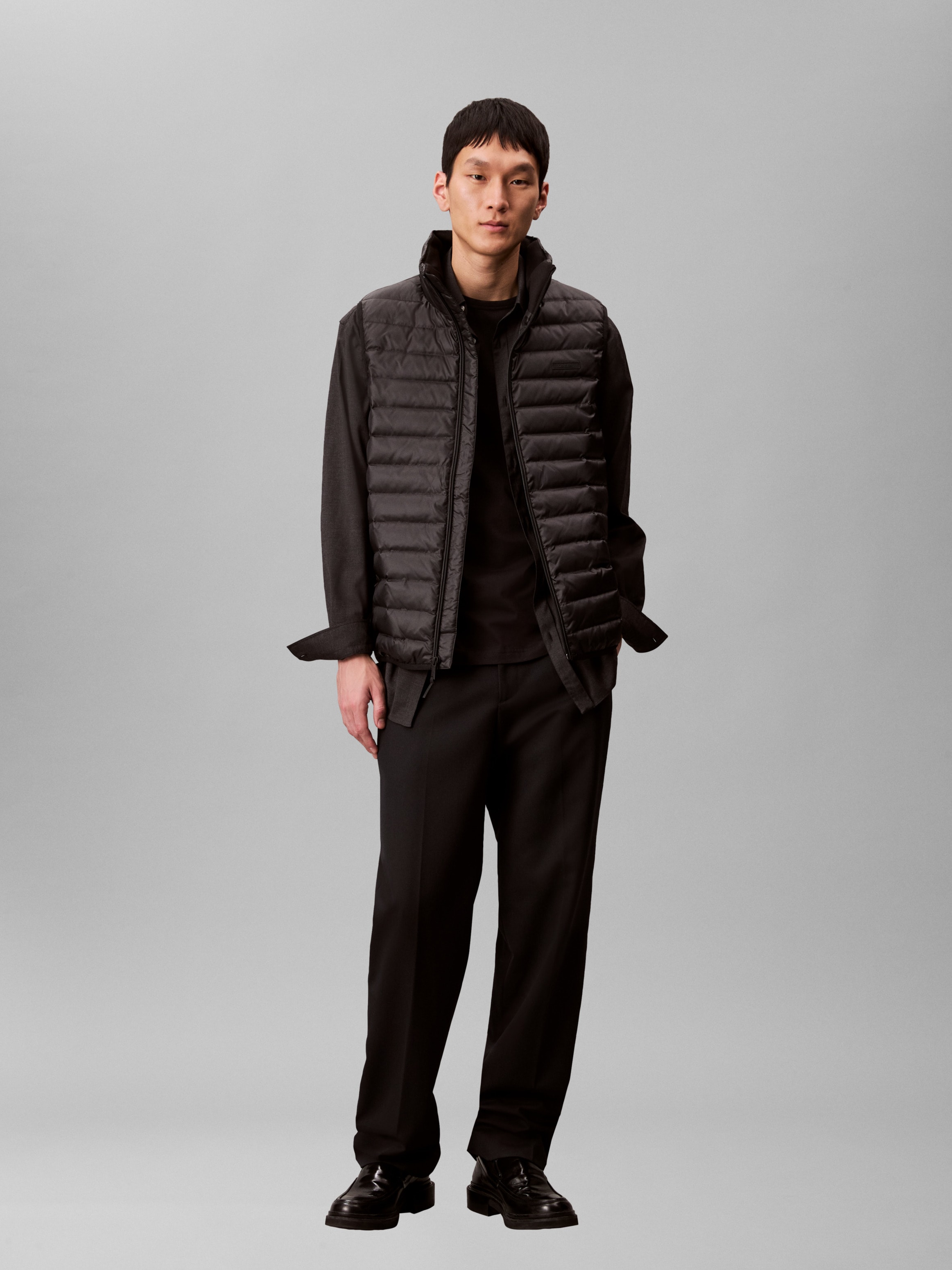 Calvin Klein Steppweste »SLVLSS LT WT NYLON PUFFER VEST« Mit Rundhalsausschnitt