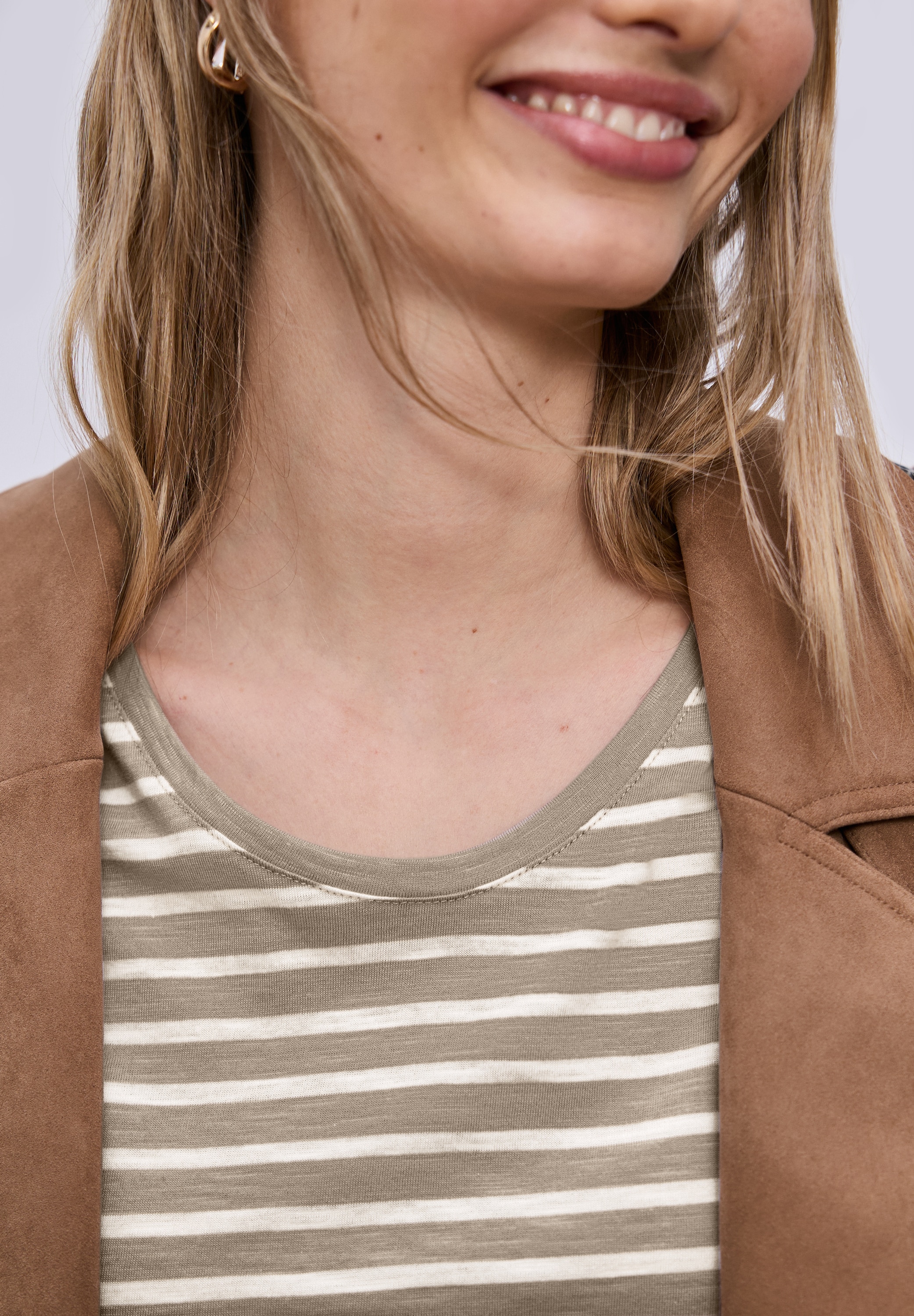 STREET ONE Kurzarmshirt »Style Gerda« im Streifen-Look und mit Rundhals