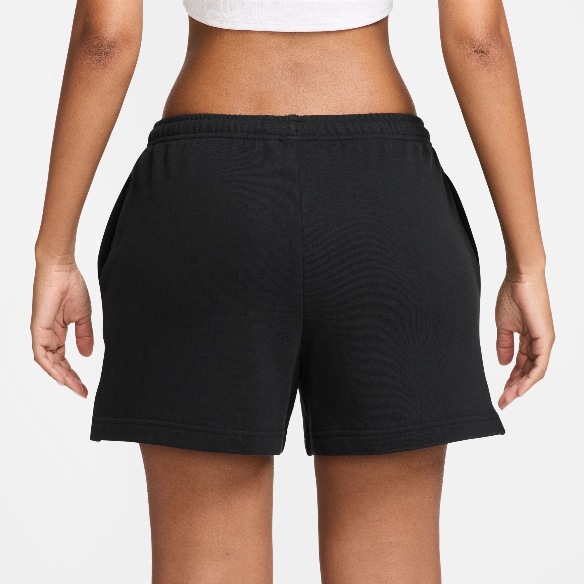 Nike Sportswear Shorts »W NK STDO FLC LW MR STD 4 SHRT«  mit sportlichem Stil, aus Baumwolle und Polyester, lässiger Schnitt