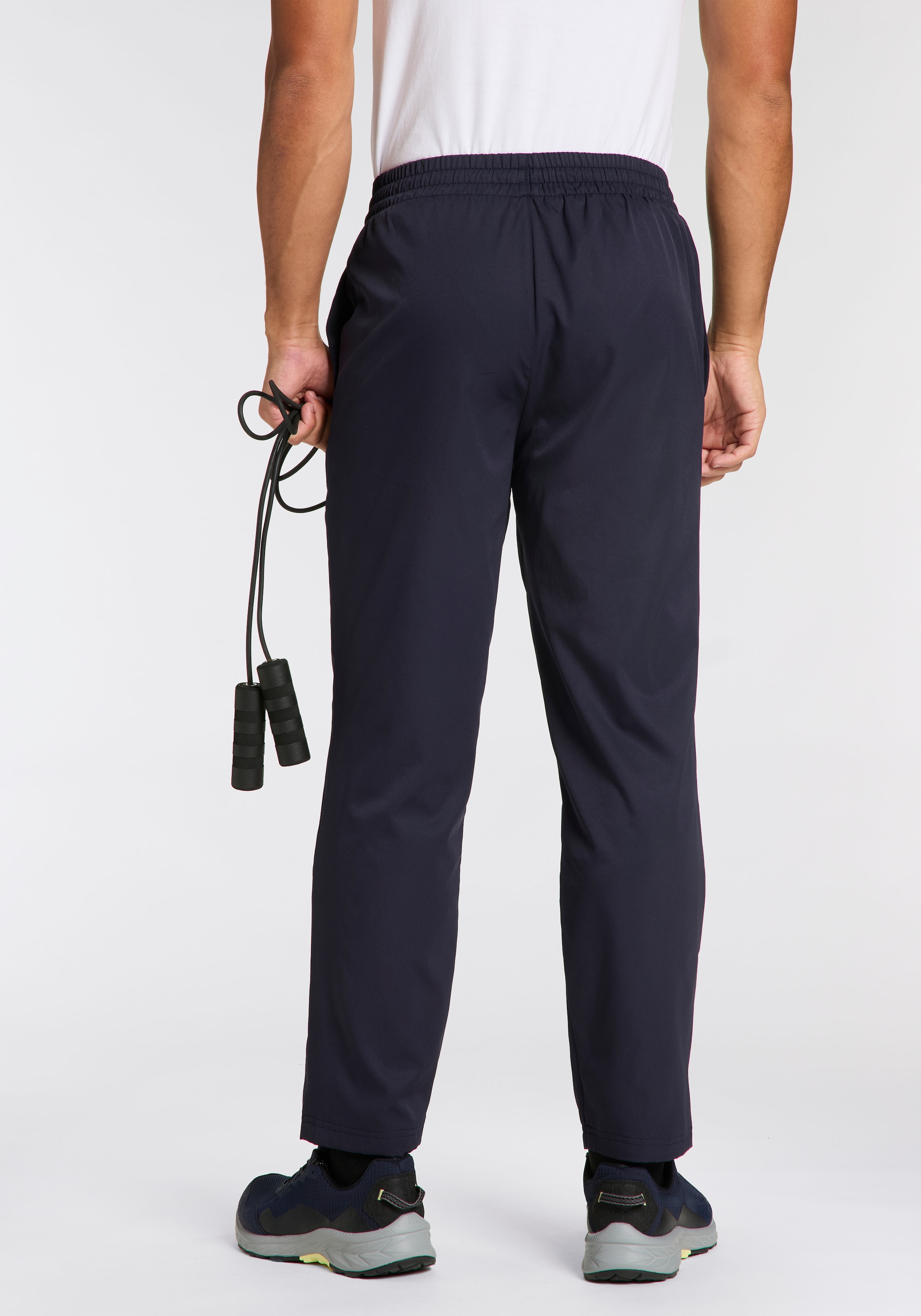 PUMA Trainingshose »ESS WOVEN PANTS OP«, Webmaterial, dryCELL: Performance-Technologie