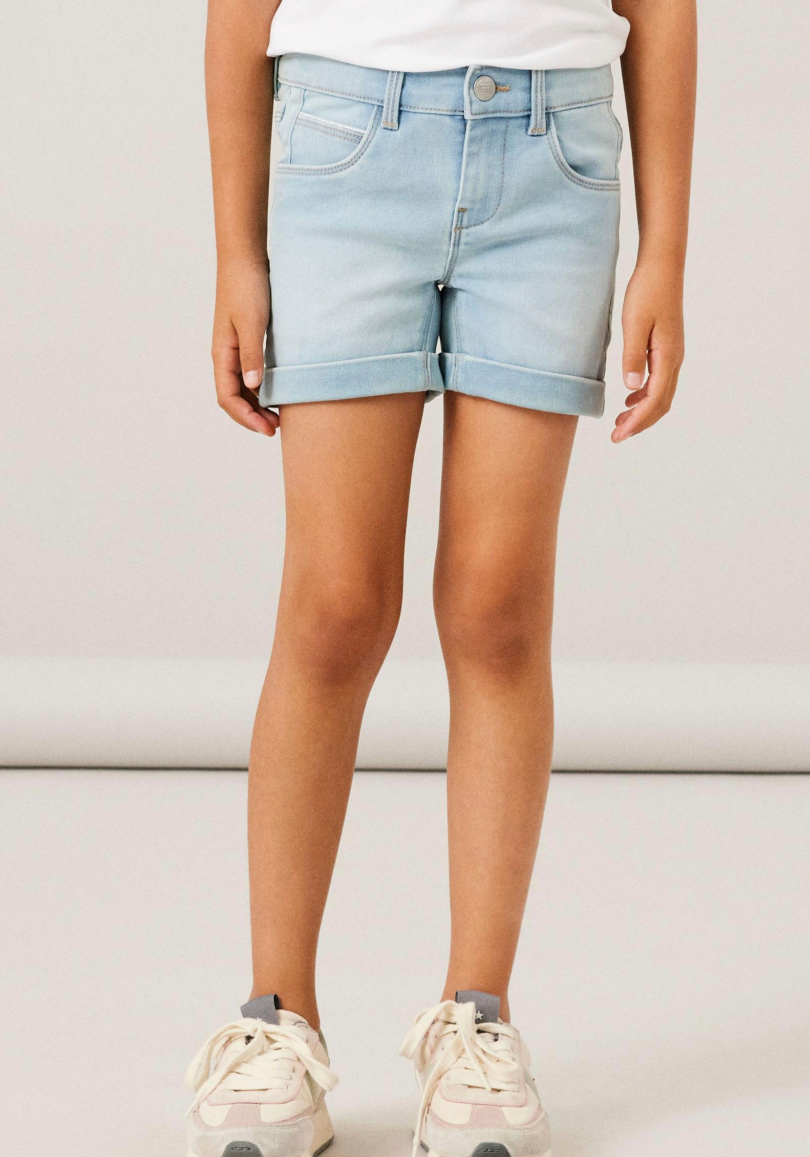 Name It Shorts »NKFSALLI SLIM DNM SHORTS«, mit Umschlagsaum