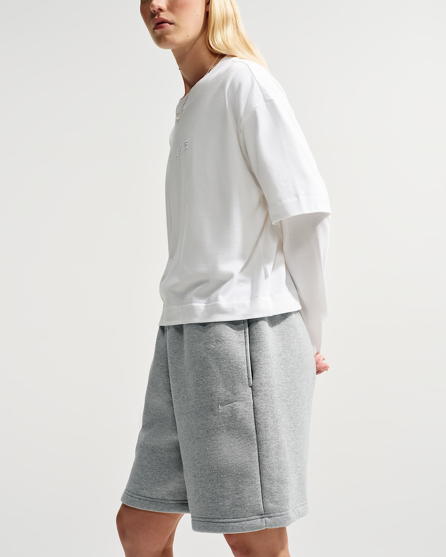 Nike Sportswear Sweatshorts »W NK STDO FLC MW HR OS SHORT«  sportlicher Schnitt, aus Baumwolle und Polyester