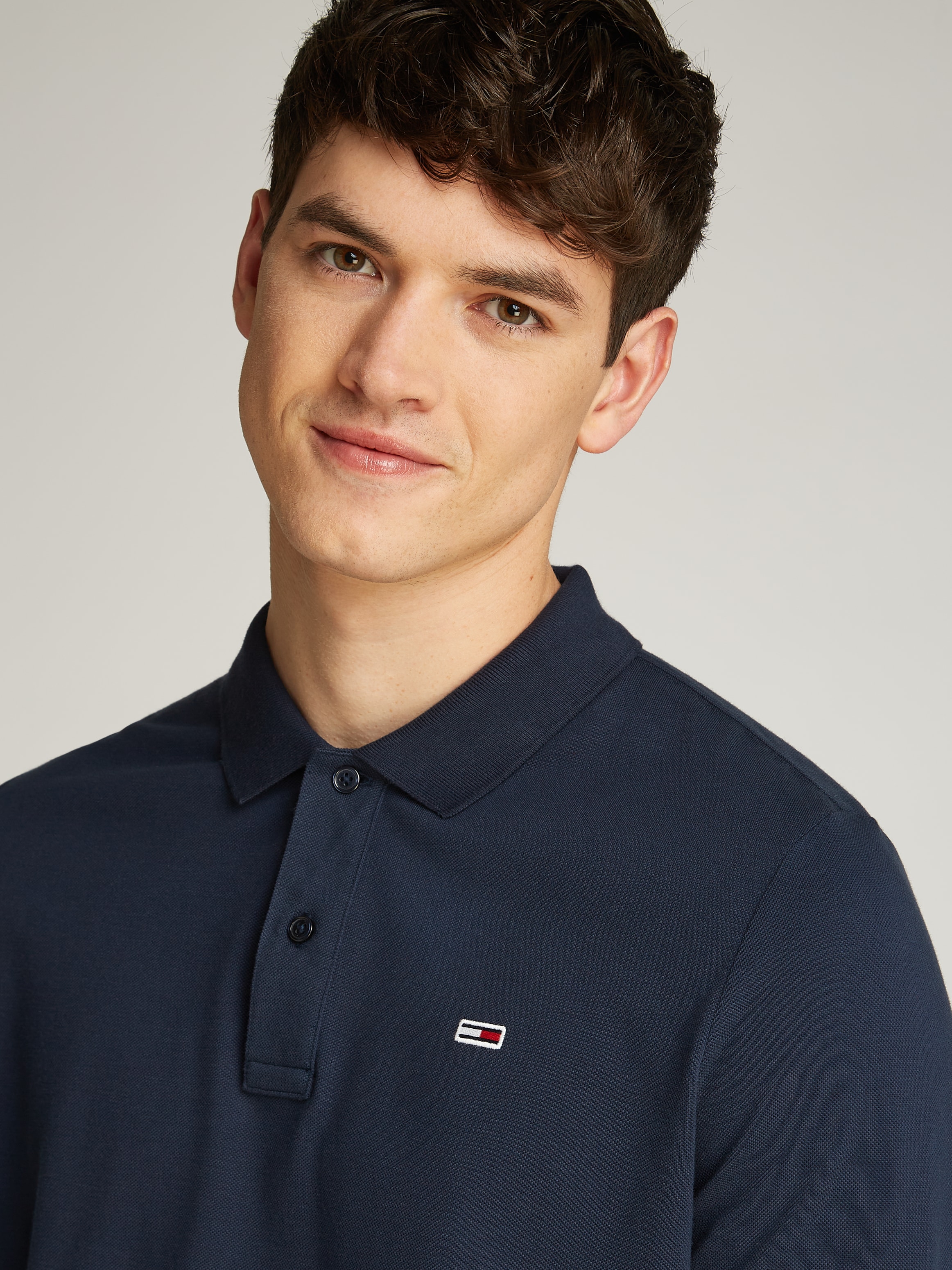 Tommy Jeans Plus Langarm-Poloshirt »TJM SLIM PLACKET POLO LS EXT«, in Großen Größen, Logostickerei