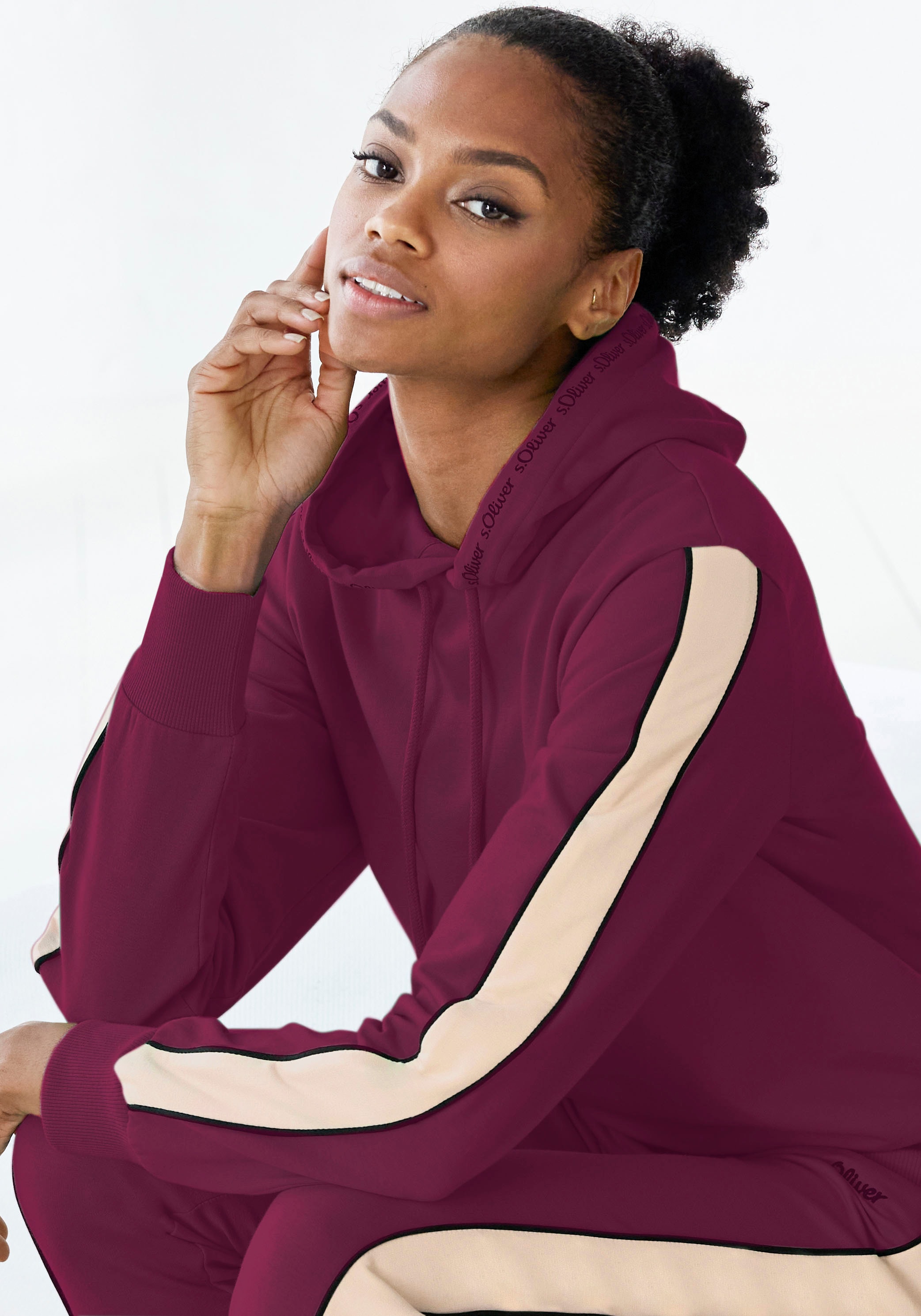 s.Oliver Hoodie »- Kapuzensweatshirt- Loungesweatshirt«, mit Kontrast Einsätzen, Loungewear