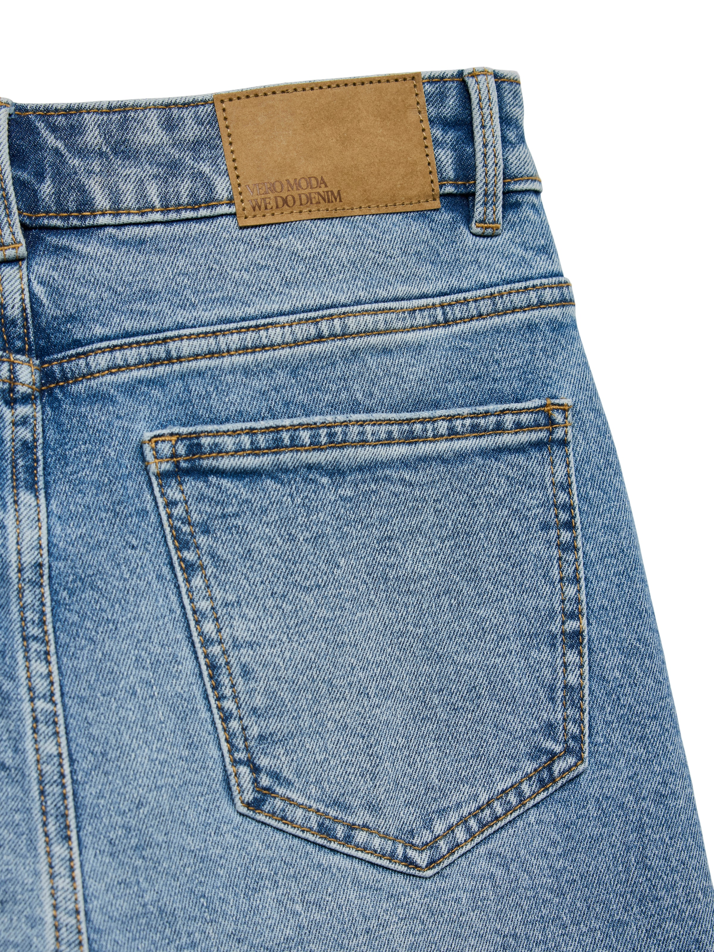 Vero Moda Straight-Jeans »VMBRENDA« mit leicht ausgefranstem Saum, stonewashed für einen Used-Look