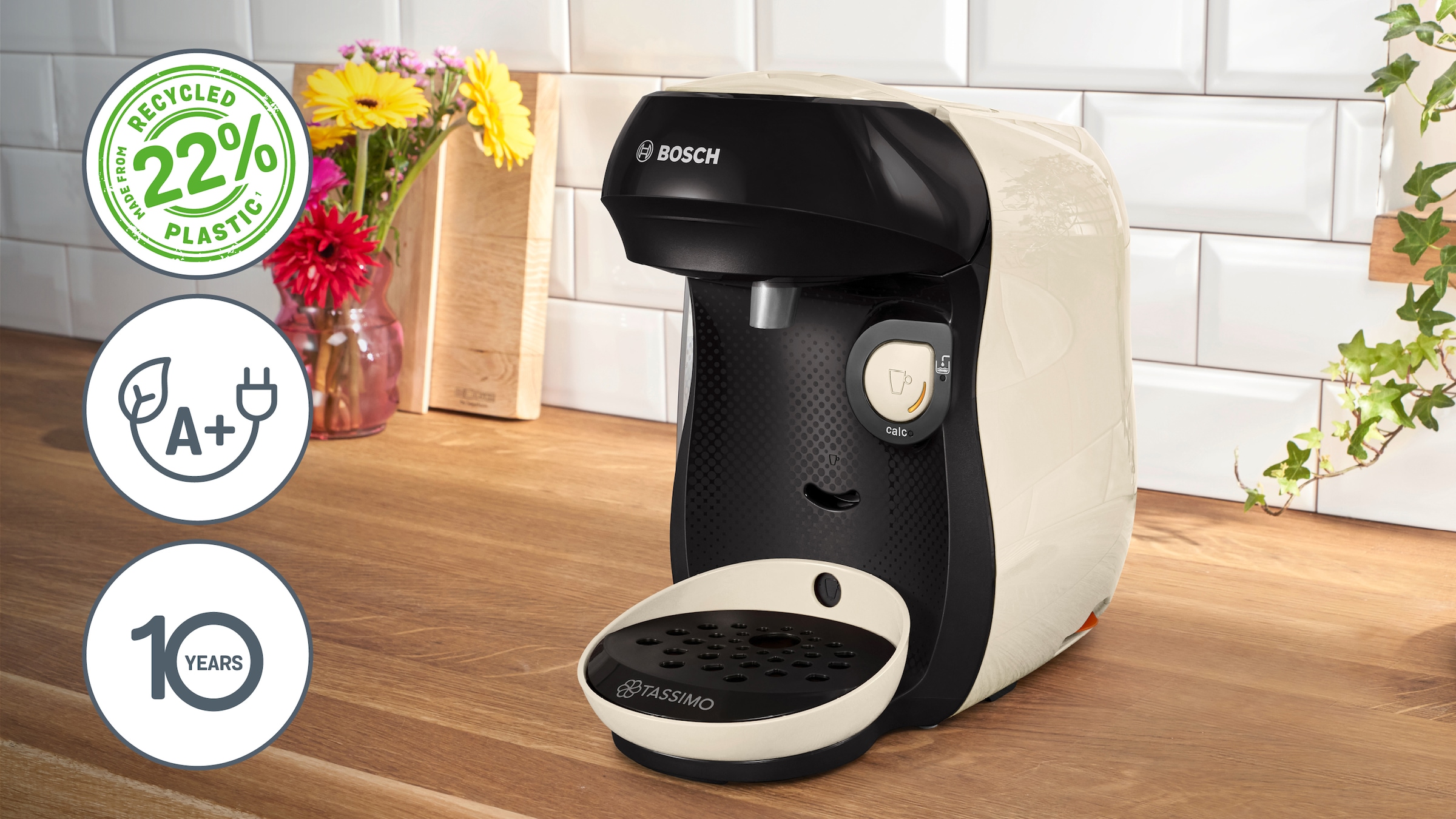 TASSIMO Kapselmaschine »happy friendly TAS107E, über 70 Getränke, platzsparend«, nachhaltig, geeignet für alle Tassen, Wassertank 0,7 L, schwarz/creme