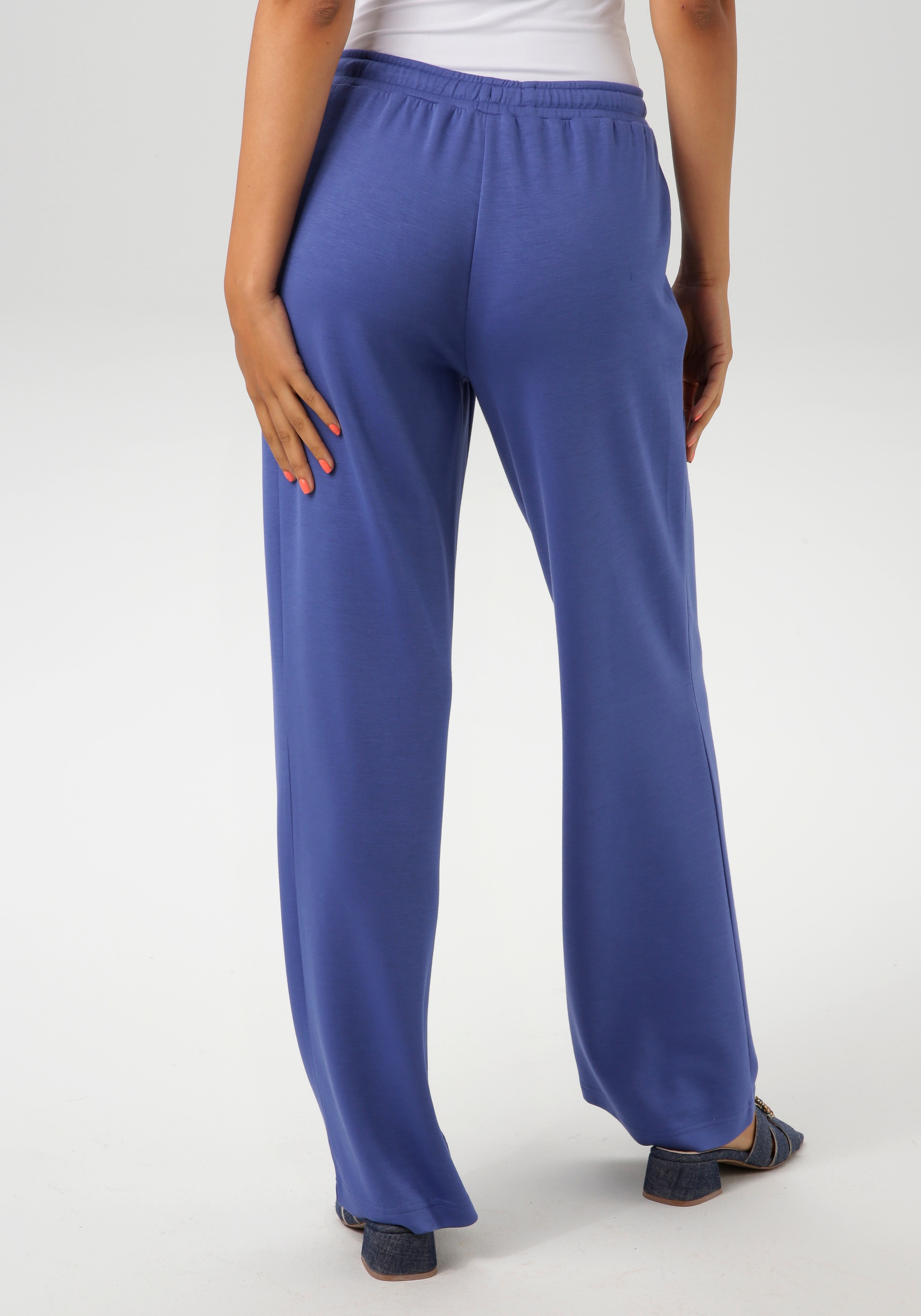 Aniston CASUAL Jogginghose, aus super weicher, elastischer Jersey-Qualität