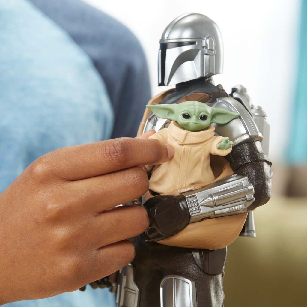 Hasbro Spielfigur »Star Wars Galactic Action The Mandalorian & Grogu«, interaktive elektronische Figuren mit Soundeffekten