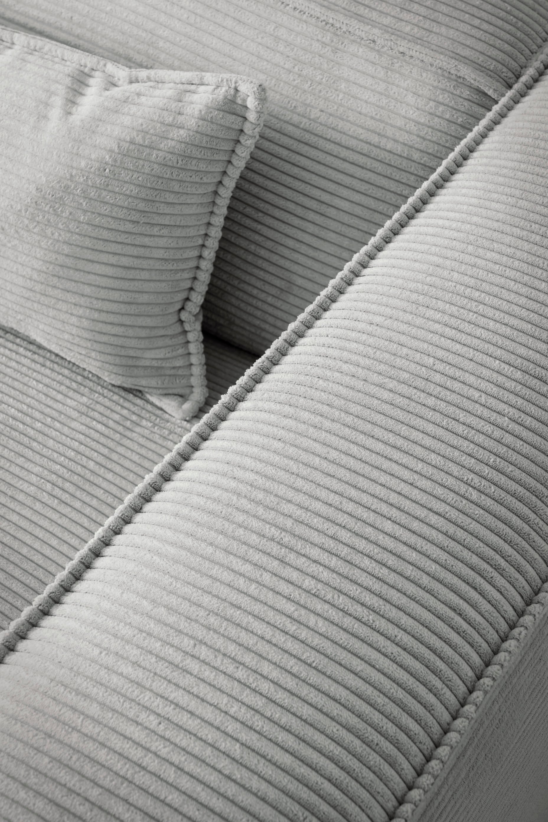 LeGer Home by Lena Gercke Polsterecke »PIARA XXL, L-Form mit Schlaffunktion, Big-Sofa in Cord o. Leinenoptik«, Hocker stellbar zum Schlafsofa (Krokodilverbinder), tiefe Sitzfläche