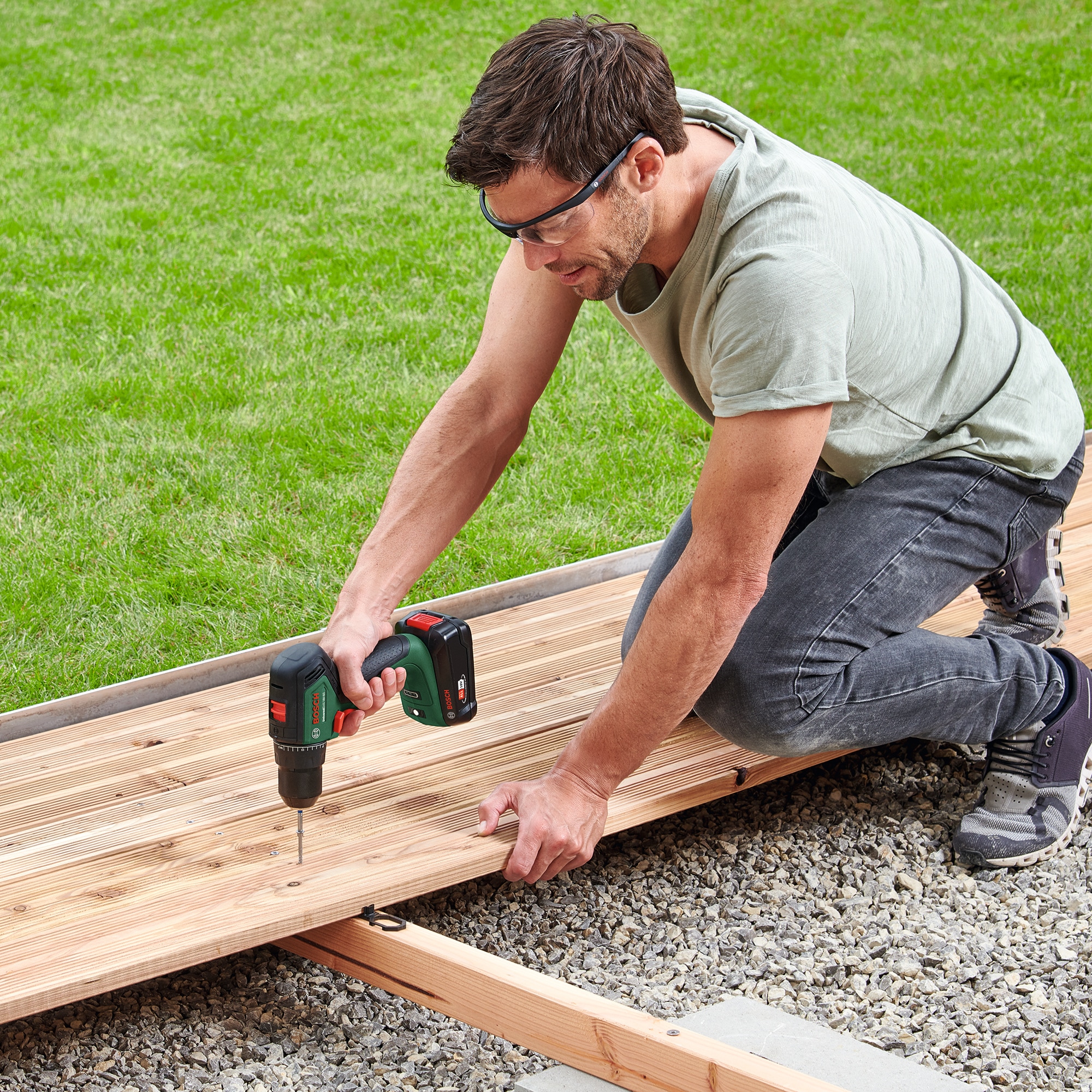 Bosch Home & Garden Akku-Bohrschrauber »UniversalDrill 18V-60«, Inkl. Koffer, mit Akku 18V/2Ah und Ladegerät