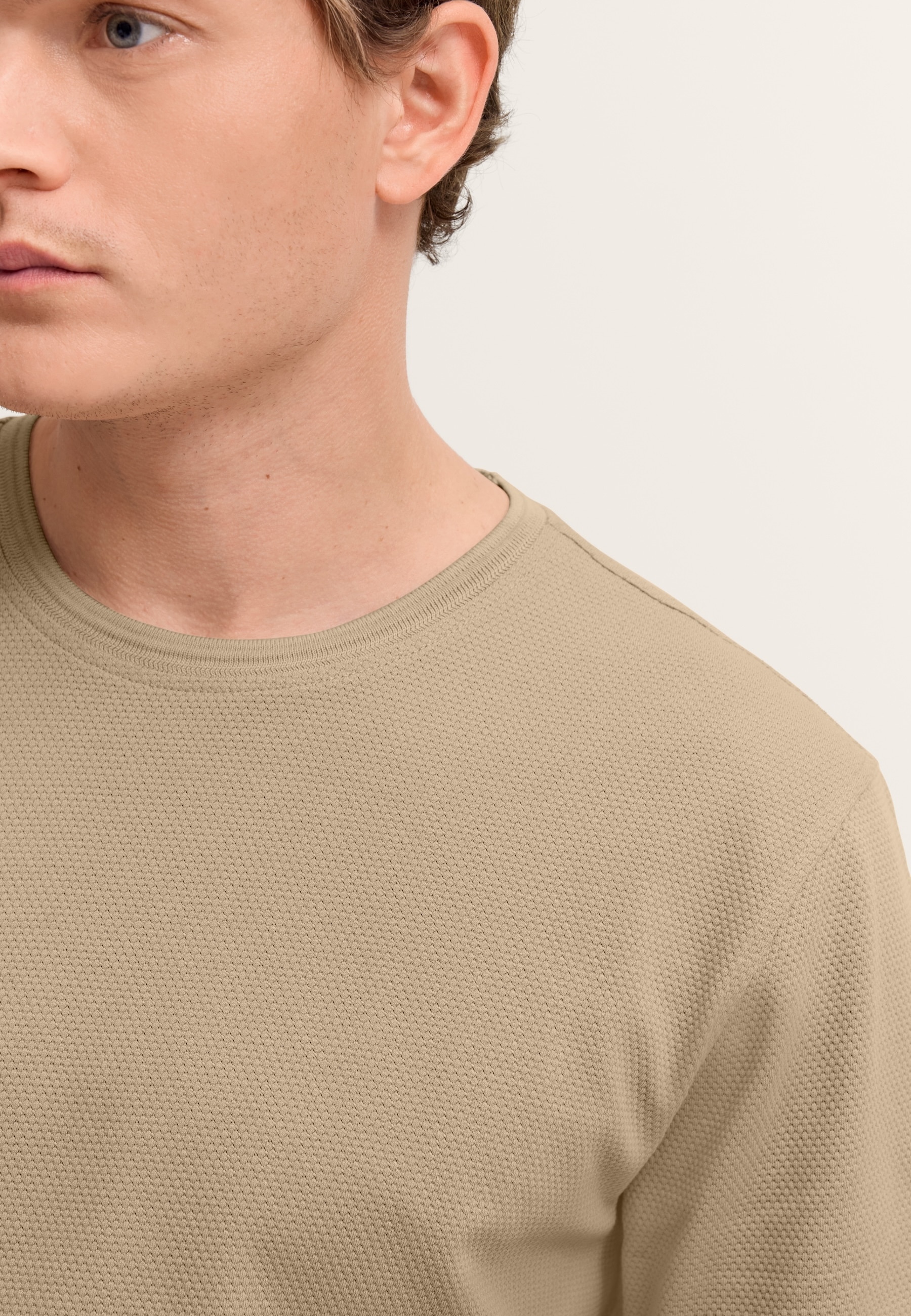 bugatti T-Shirt mit einer eleganten Struktur