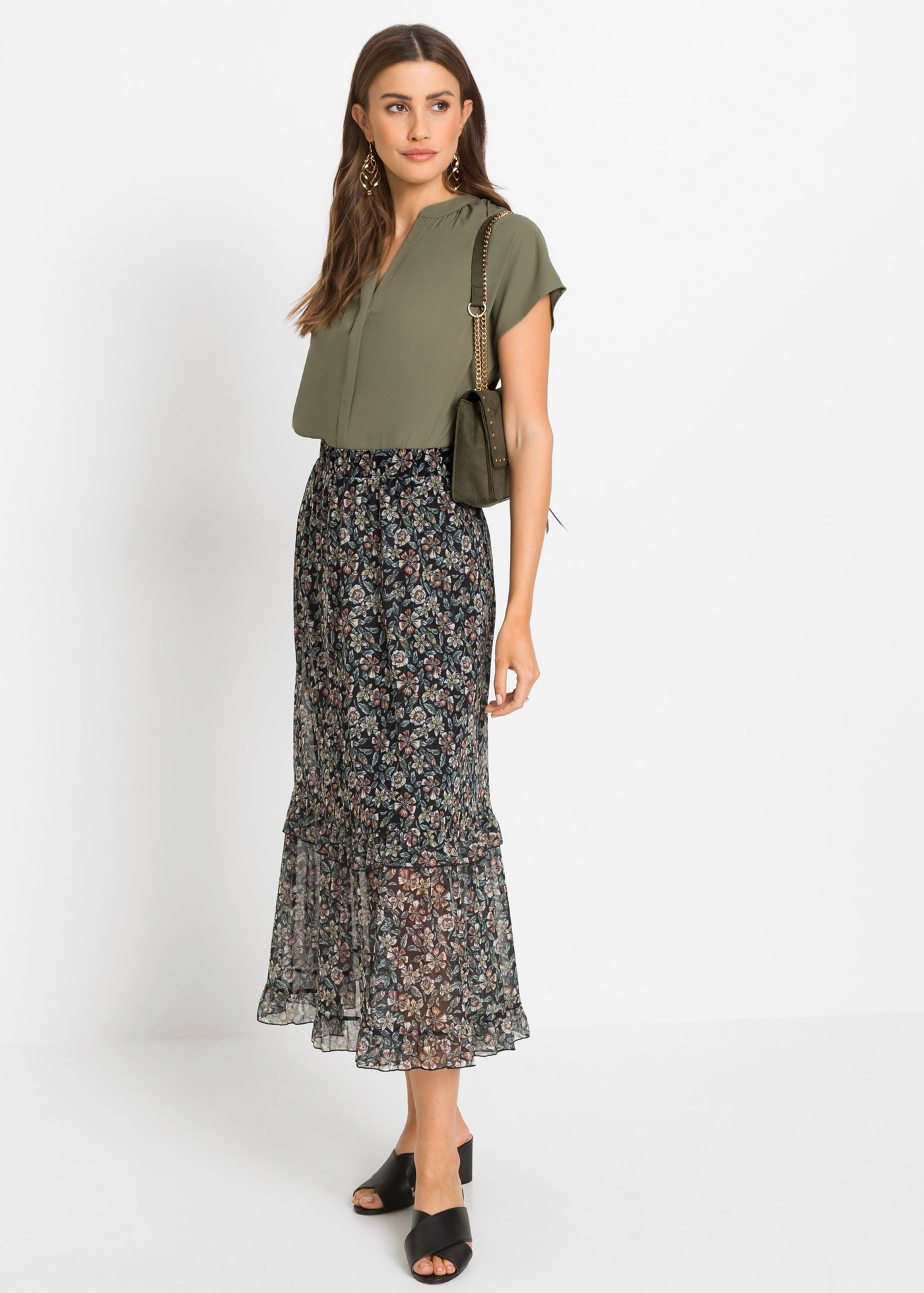 bonprix Kurzarmbluse Oversize Passform, mit V-Ausschnitt, mit Umlegekragen