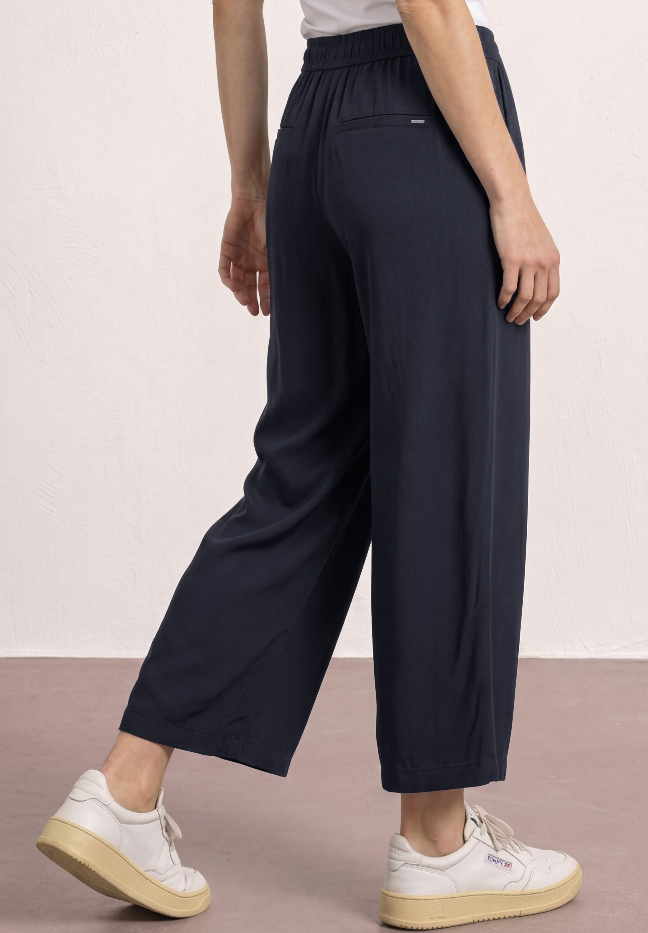 STREET ONE Stoffhose »Style Emee«  3/4-Sommerhose mit elastischem Bund und Tunnelzug