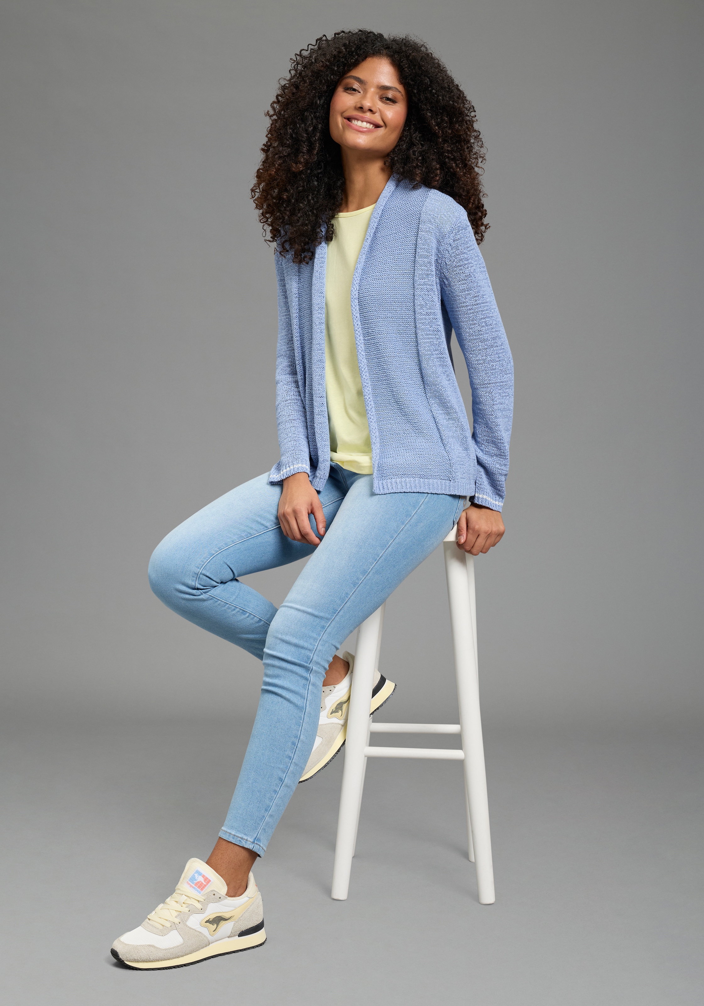 Laura Scott Strickjacke mit lässigem Schalkragen, figurumspielende Passform