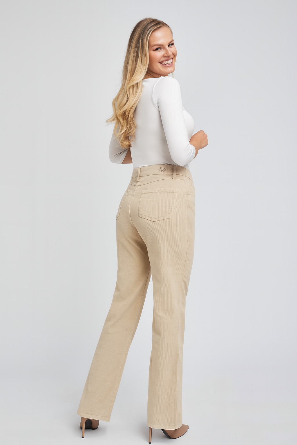 wonderjeans Bequeme Jeans »Loose Fit«, mit aktuell weiten Beinverlauf