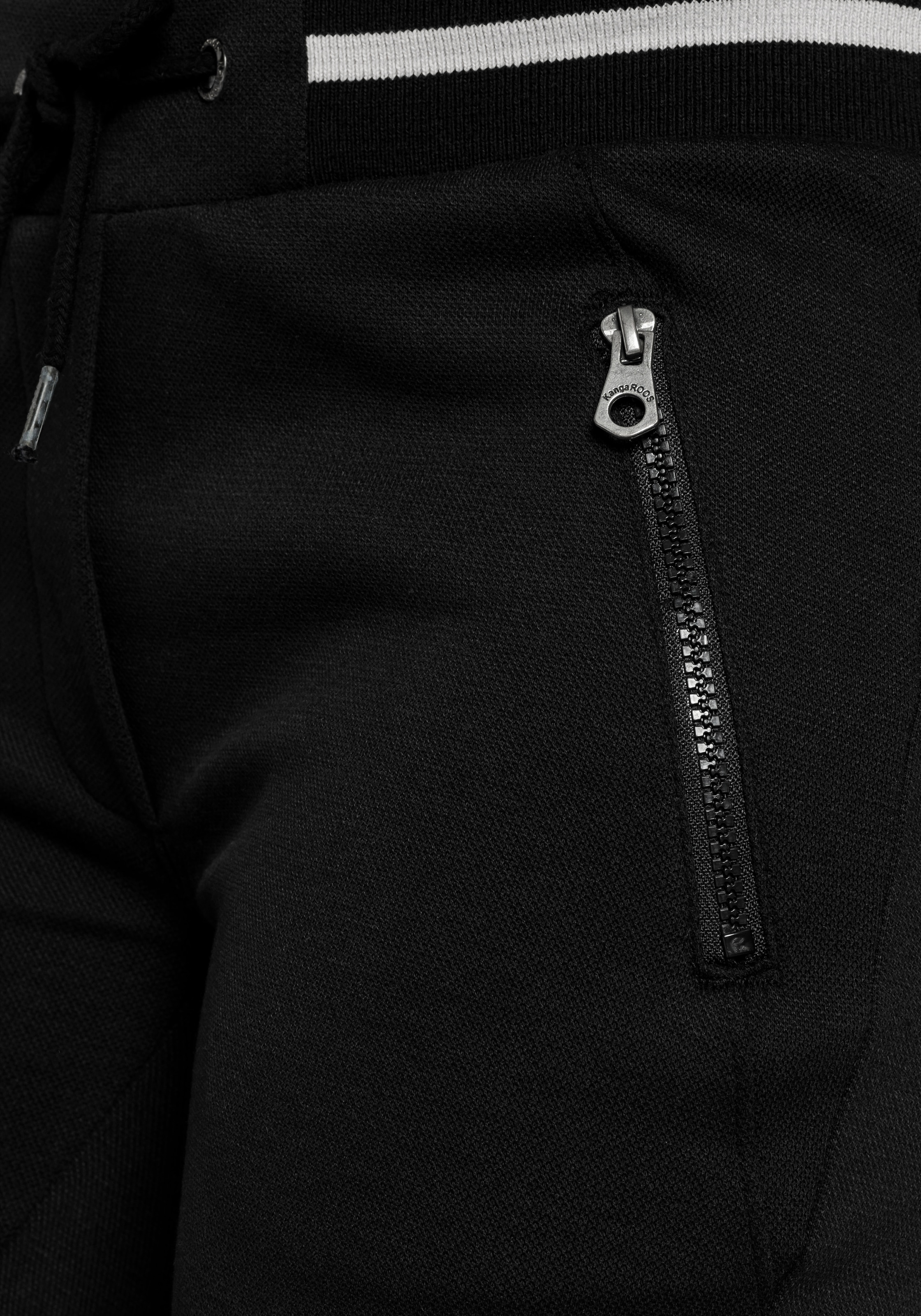 KangaROOS Jerseyhose, mit Piquee-Struktur und Streifen-Detail