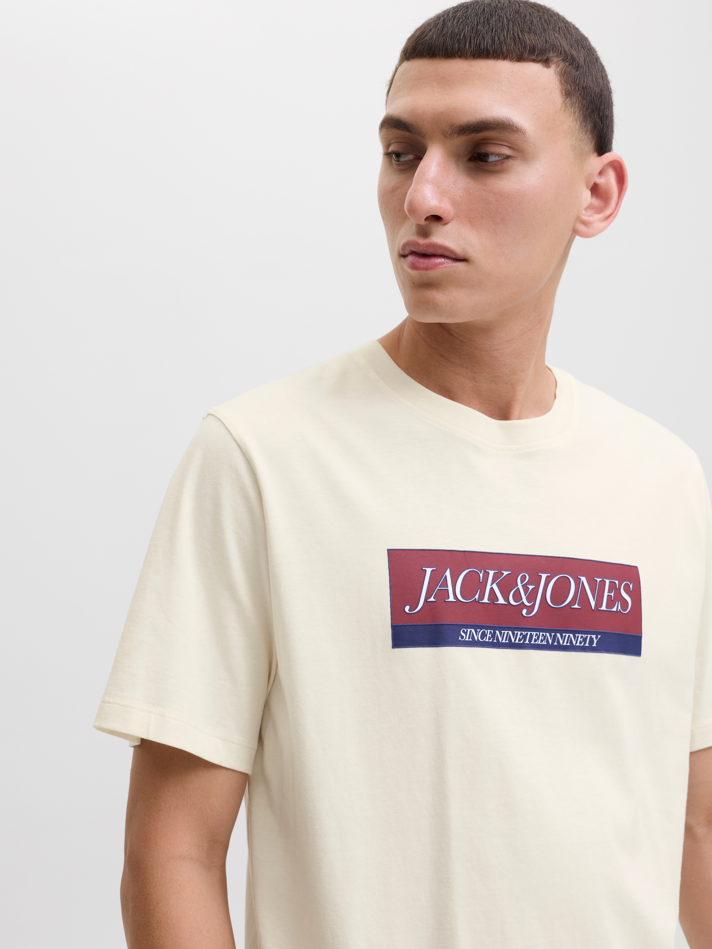 Jack & Jones T-Shirt »JORINWOOD BLOCK BRANDING TEE SS CN«