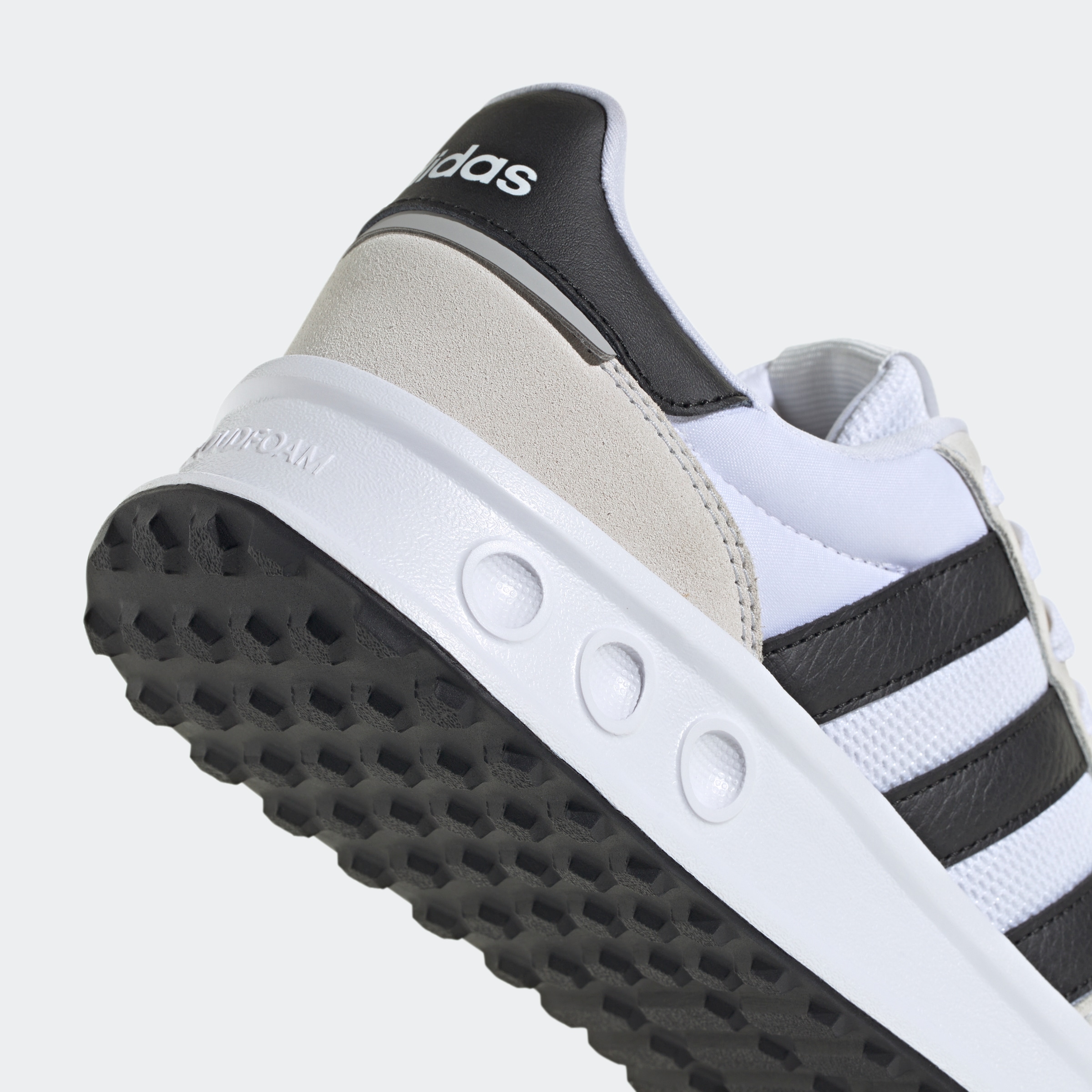 adidas Sportswear Sneaker »RUN 84«, inspiriert vom Design des adidas LA Trainer