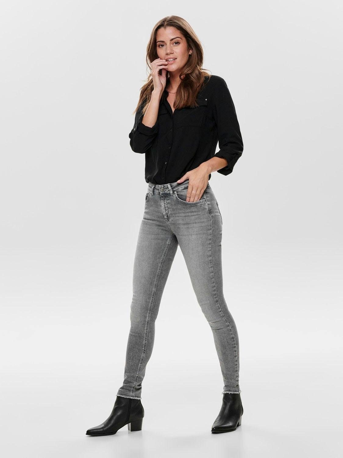 ONLY Skinny-fit-Jeans »BLUSH«, mit ausgefranstem Saum