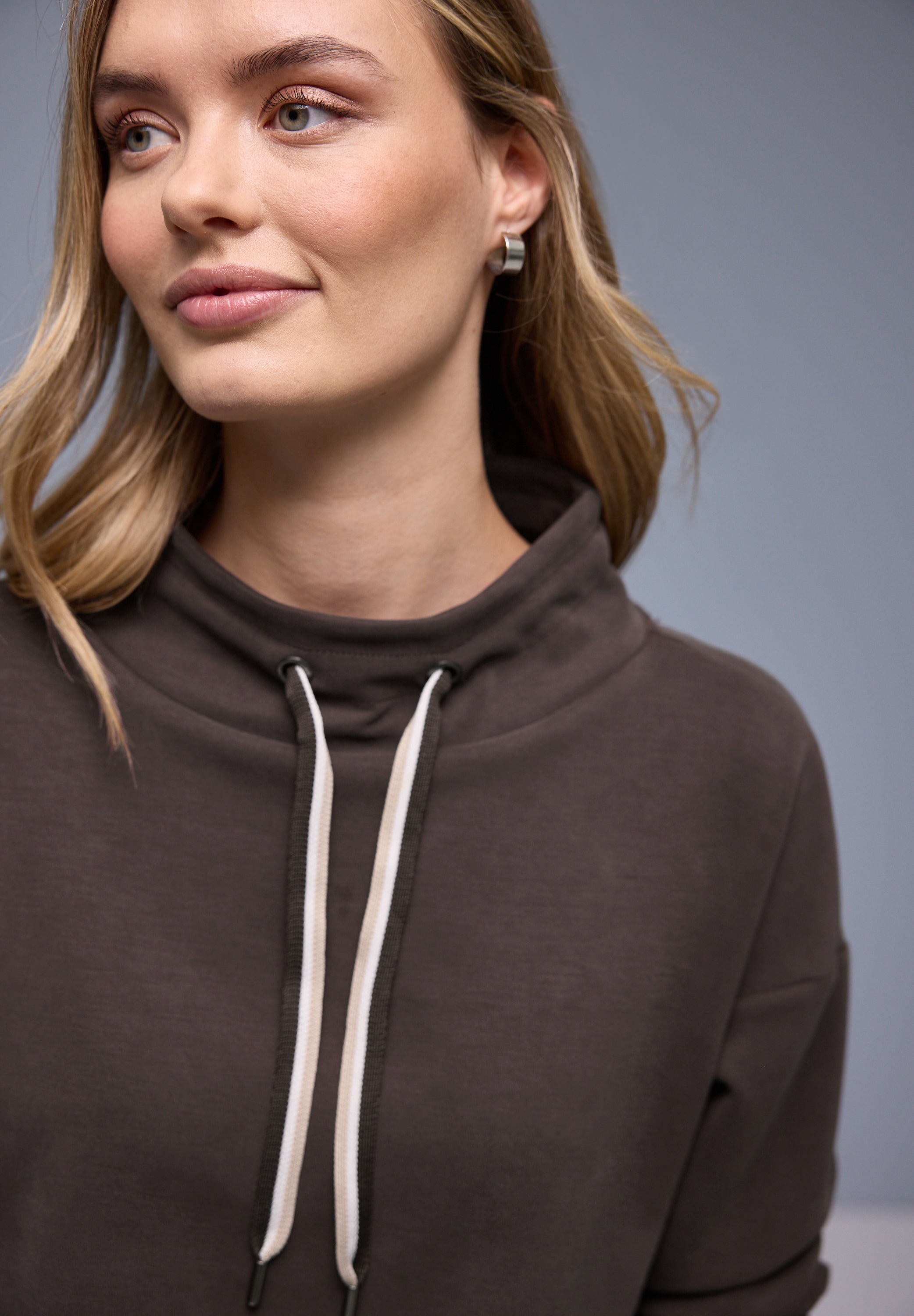 STREET ONE Sweatshirt , mit Stehkragen und Kordelzug
