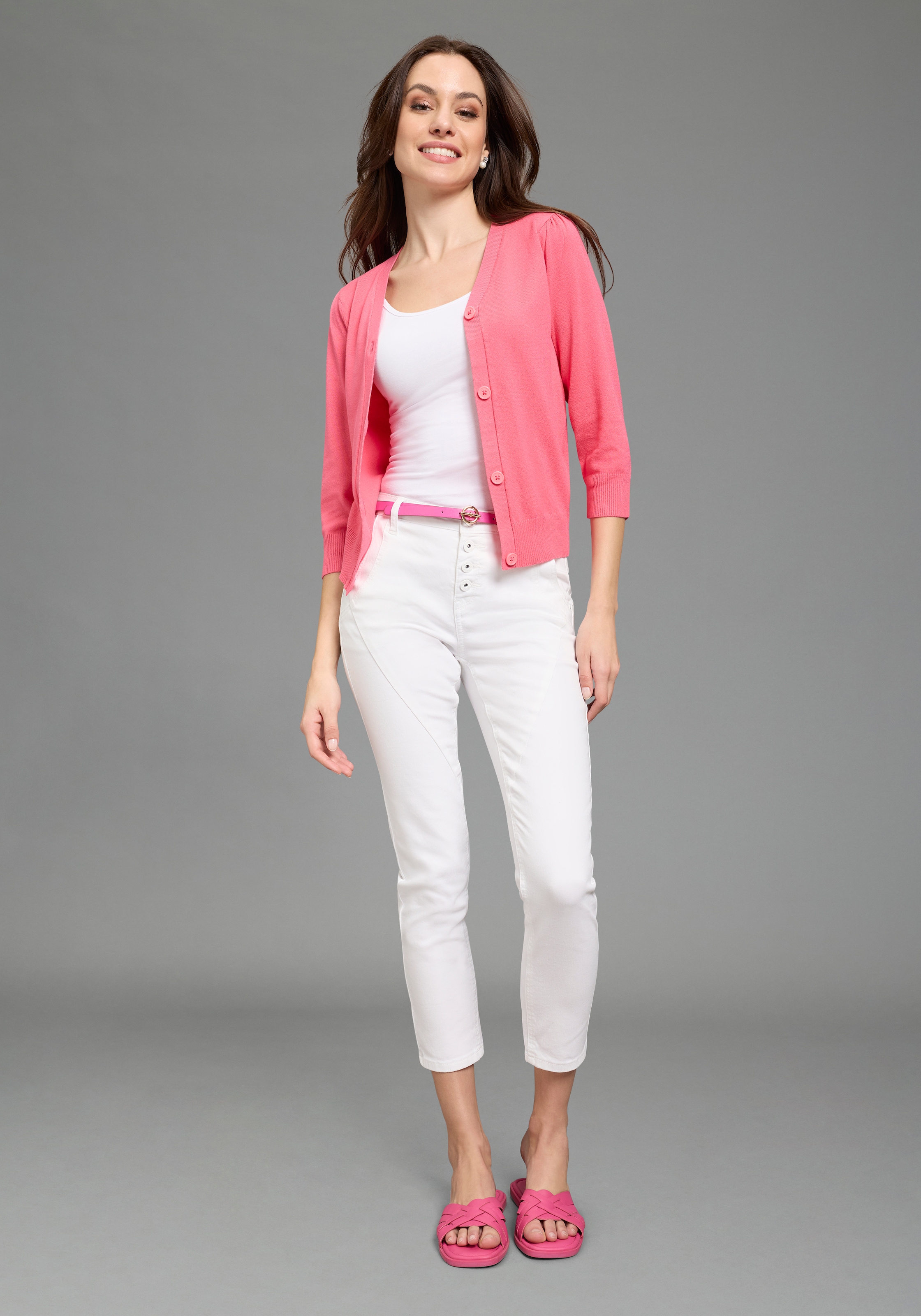 Bruno Banani Cardigan figurumspielende Passform, V-Ausschnitt, mit Puffärmeln