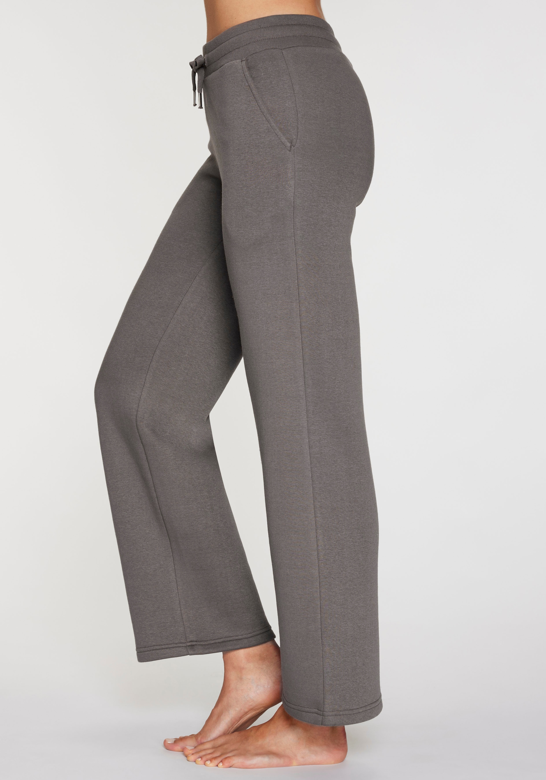 H.I.S Relaxhose  mit weitem Bein und aus ultraweicher Sweatqualität, Loungewear