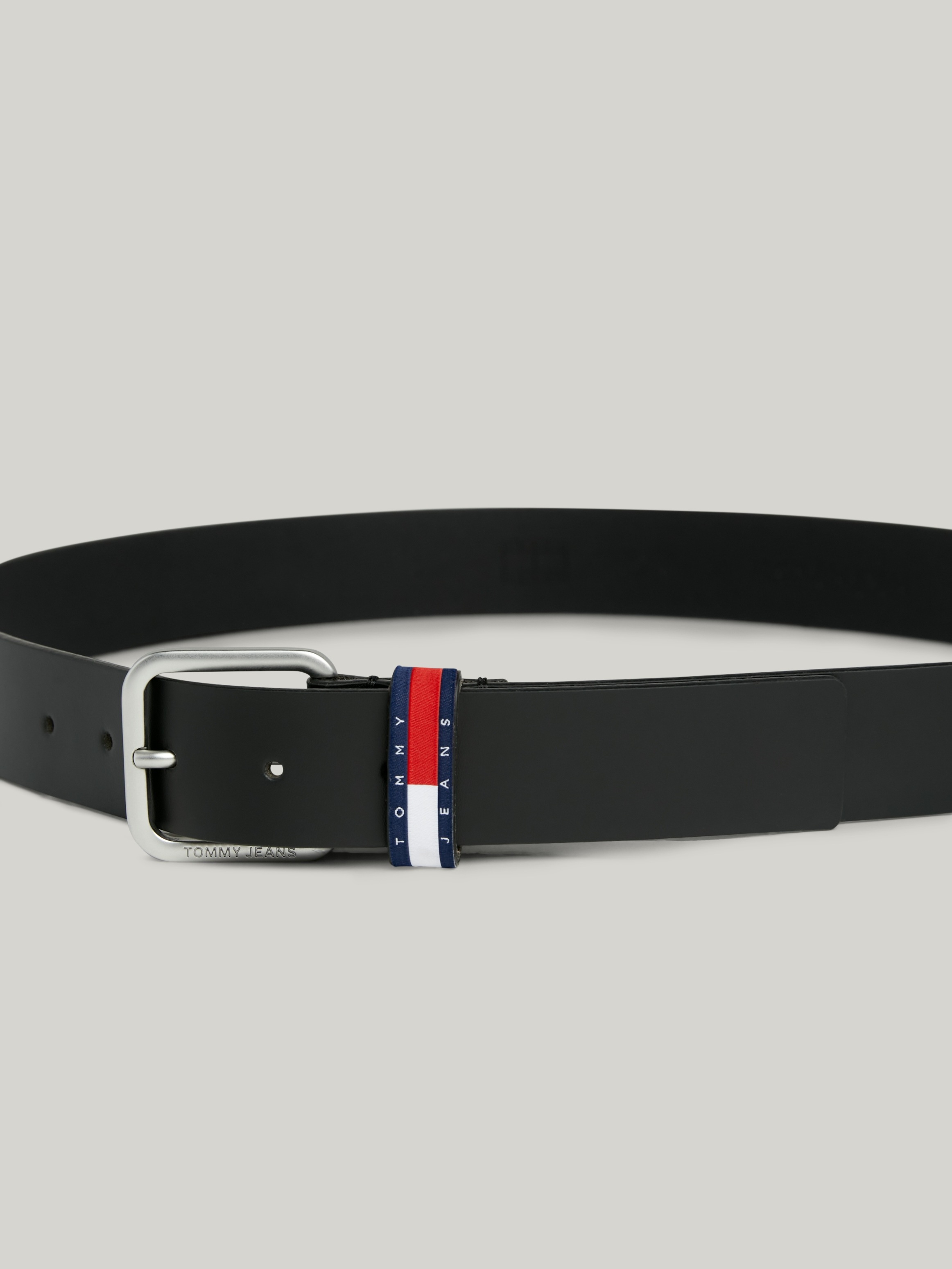 Tommy Jeans Ledergürtel »TJM RYAN 3.5«, Schlaufe mit Tommy Jeans-Badge