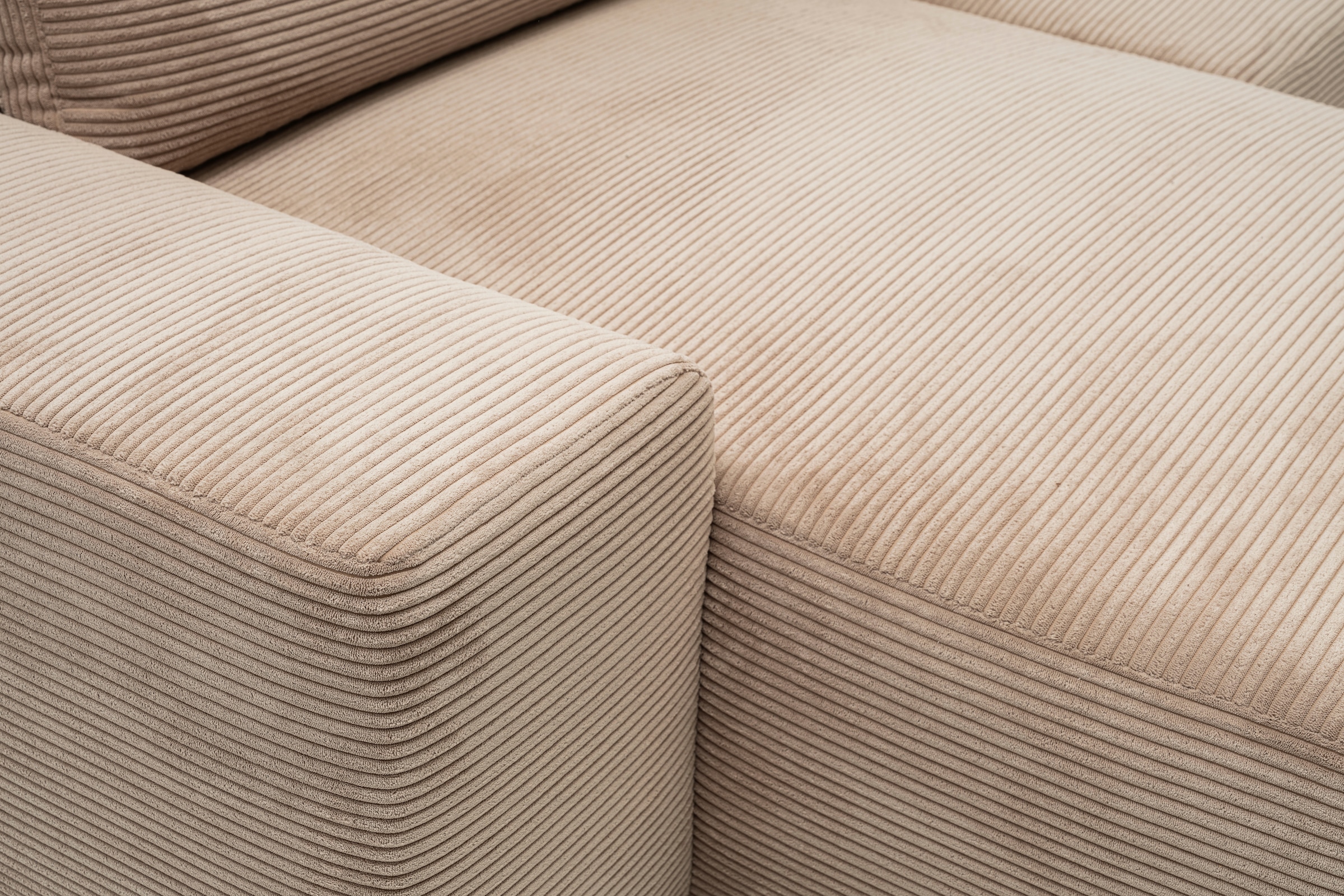 WERK2 Ecksofa »Amsterdam, zeitlos und elegant, Breite 300cm, L-Form« Design Ecksofa mit hohem Komfort, Schlaffunktion & Bettkasten